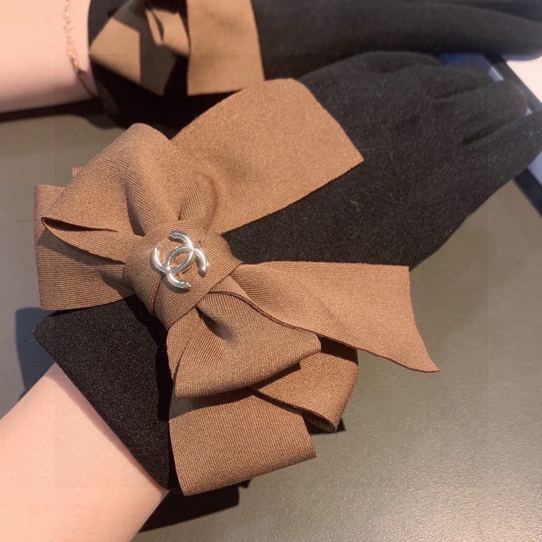 GLOVES IN BLACK WOOL 456327 mysite