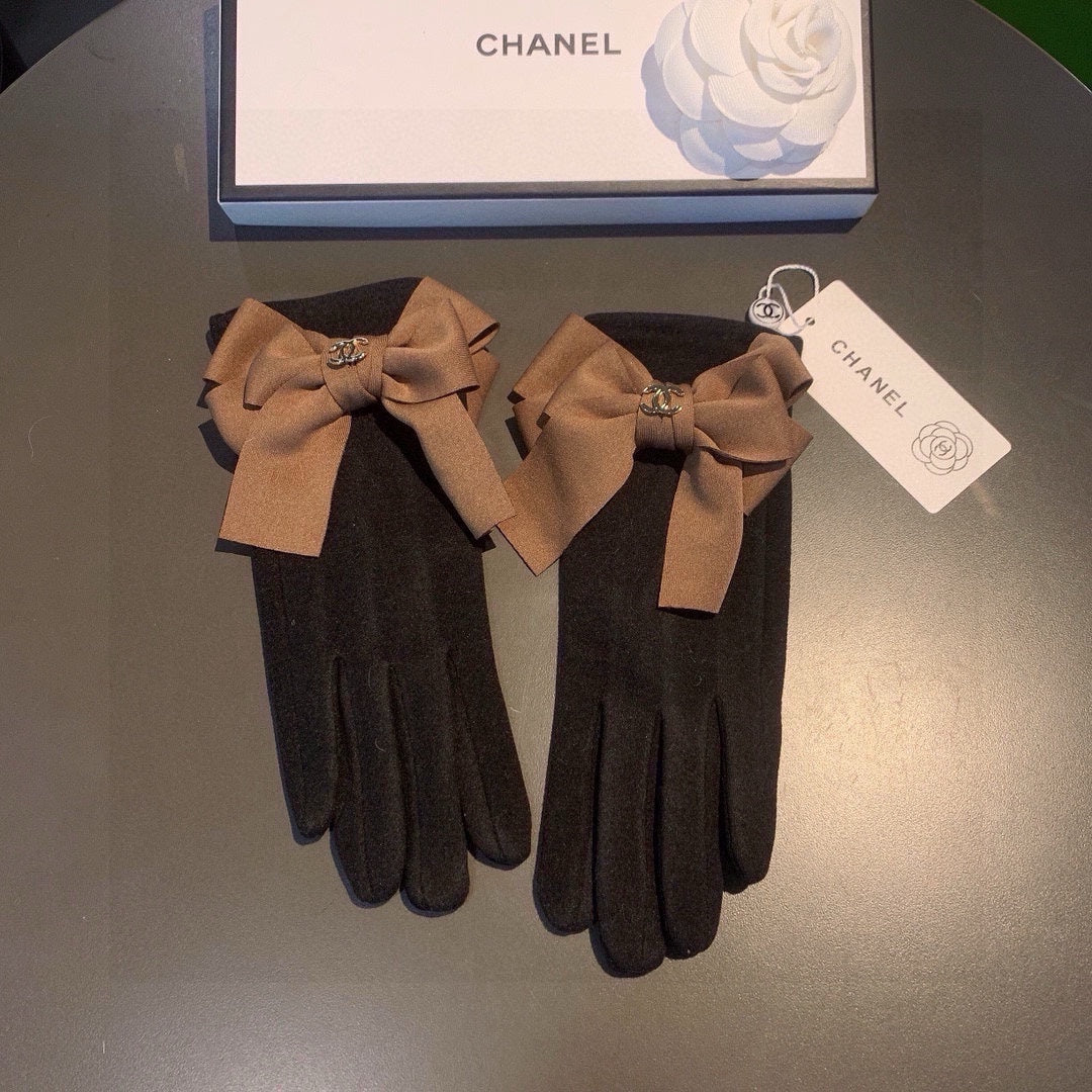 GLOVES IN BLACK WOOL 456327 mysite
