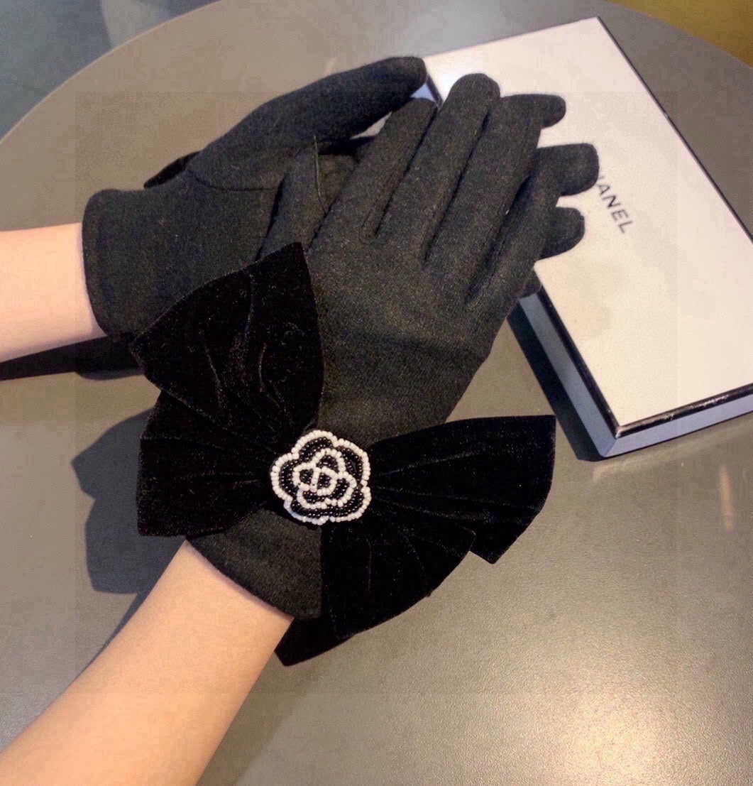 GLOVES IN BLACK WOOL WITH LARGE BOW 464996 mysite