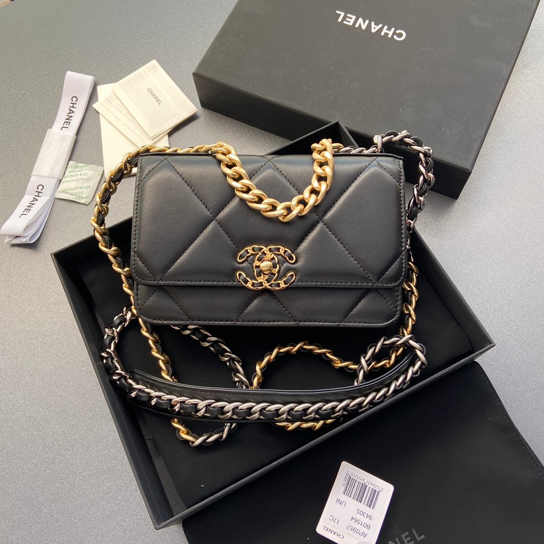 CC 19 Woc 19cm Black Calfskin Gold Hardware mysite
