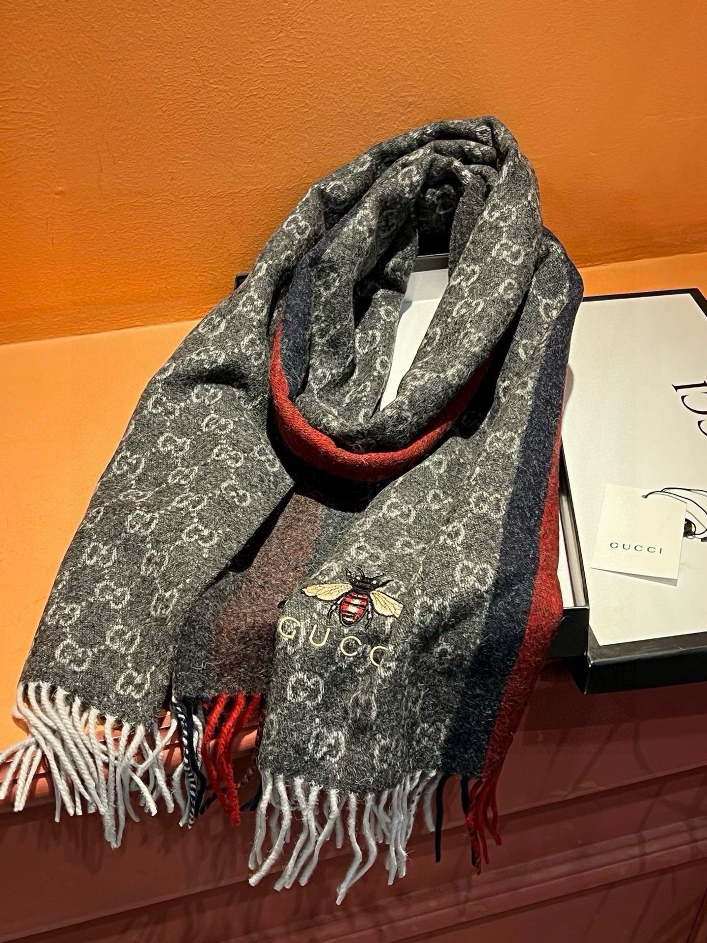 SCARF 180 CM IN BLACK CASHMERE WITH BEE PATTERN 396473 mysite