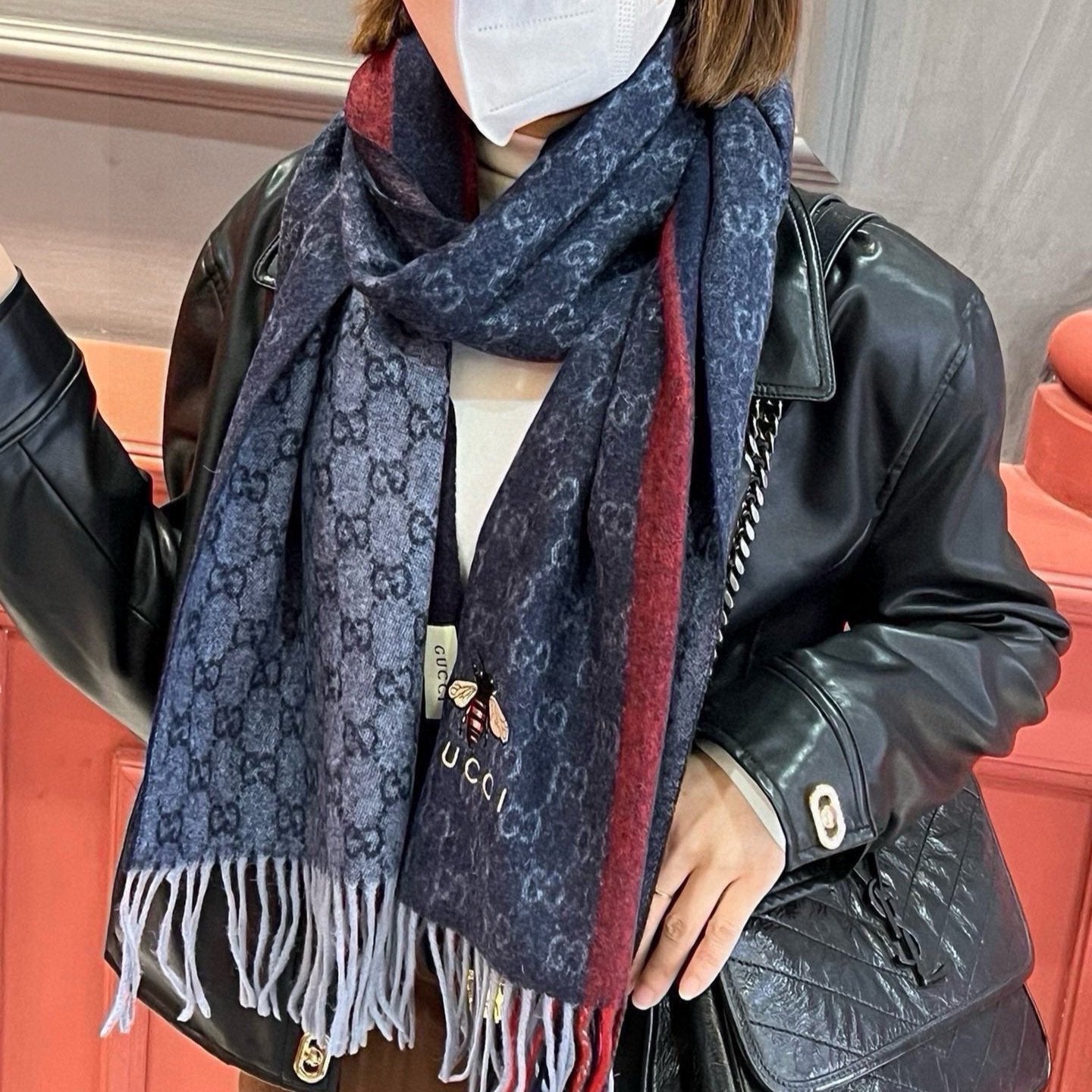 SCARF 180 CM IN NAVY BLUE CASHMERE WITH BEE PATTERN 396476 mysite