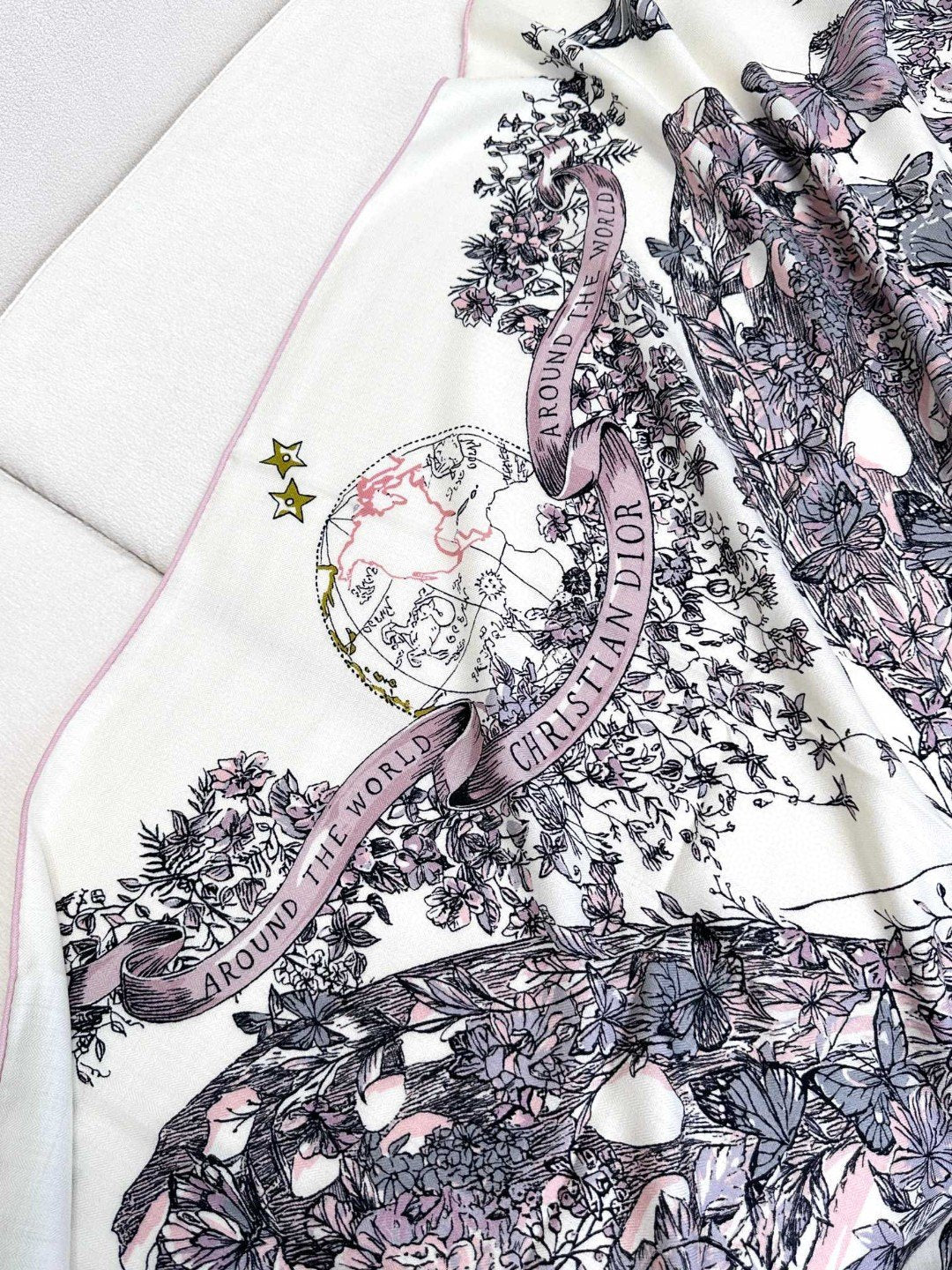 SQUARE SCARF 140 CM IN COLORFUL CASHMERE AND SILK 403837 mysite