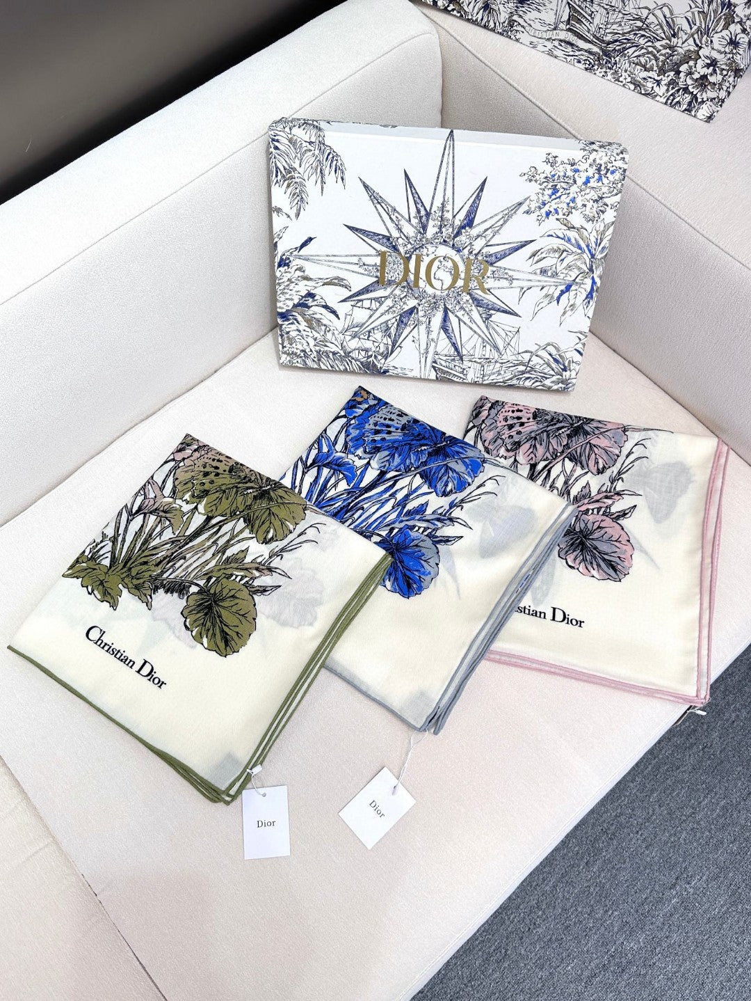 SQUARE SCARF 140 CM IN COLORFUL CASHMERE AND SILK 403837 mysite