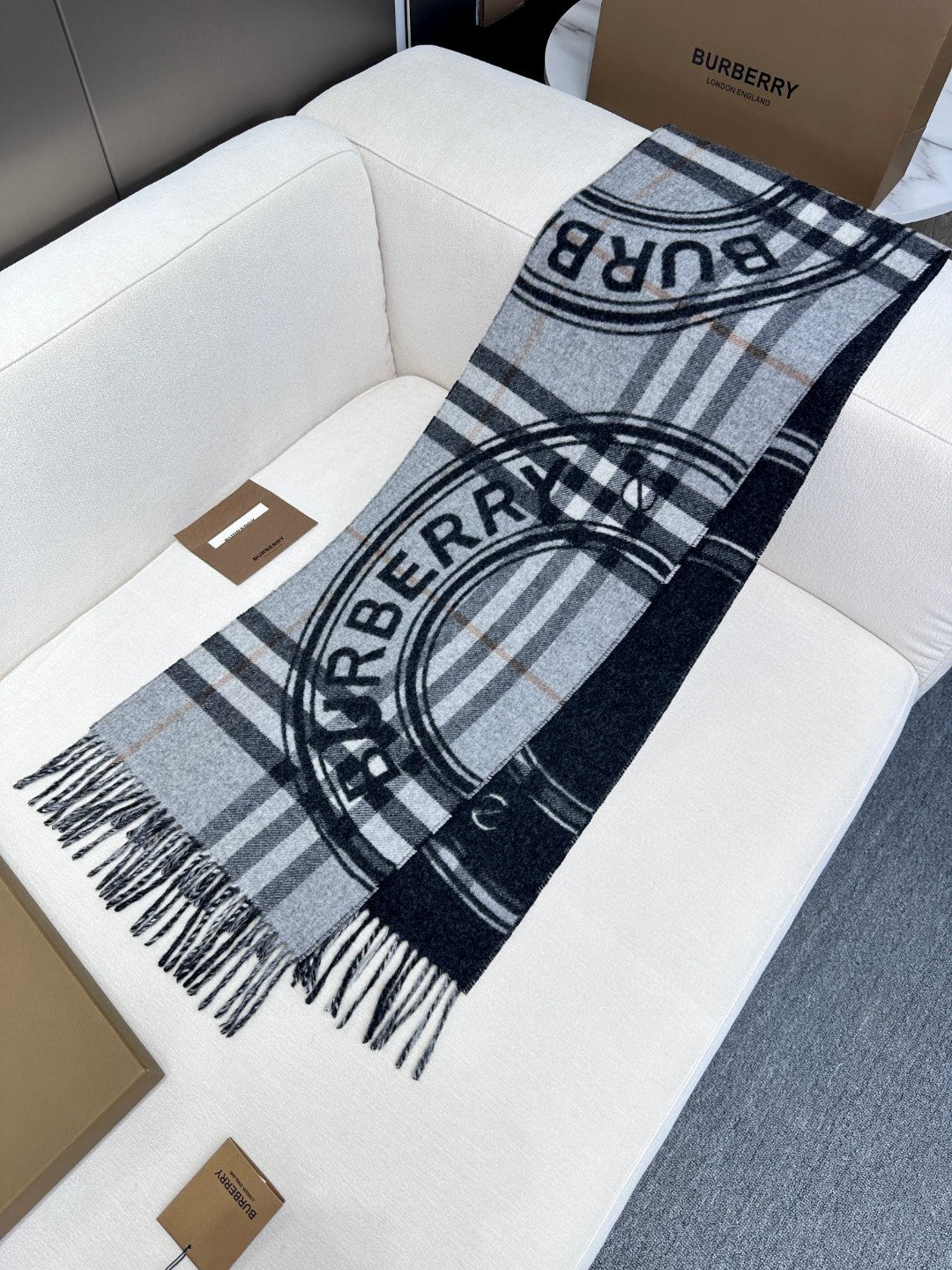 SCARF 180 CM IN BLACK AND LIGHT GRAY CASHMERE  407242 mysite