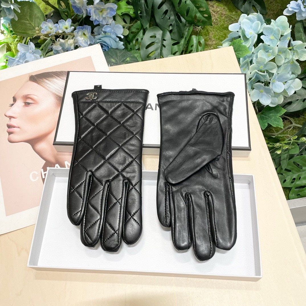 GLOVES IN BLACK CALFSKIN 462420 mysite
