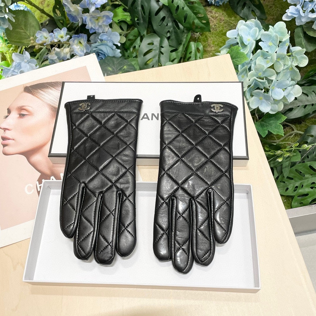 GLOVES IN BLACK CALFSKIN 462420 mysite