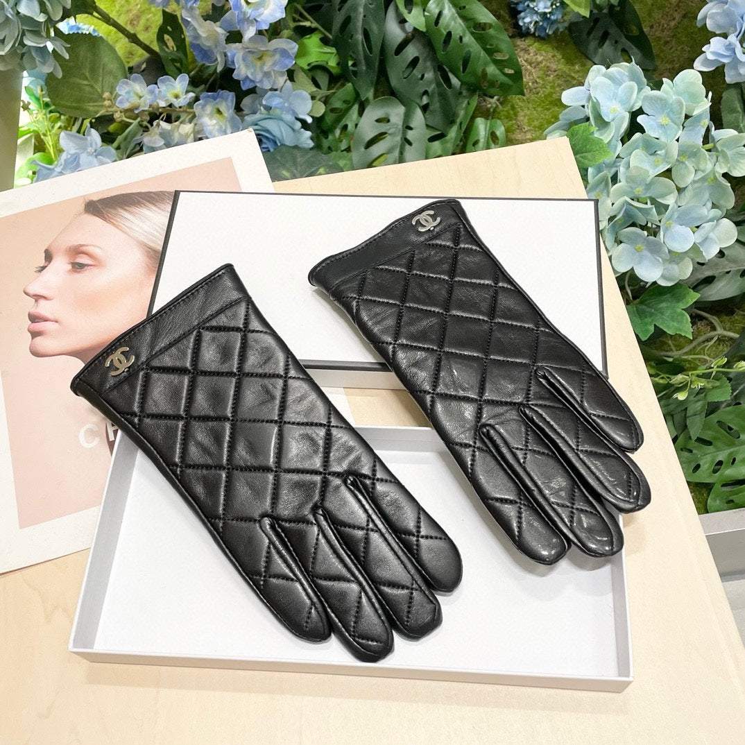 GLOVES IN BLACK CALFSKIN 462420 mysite
