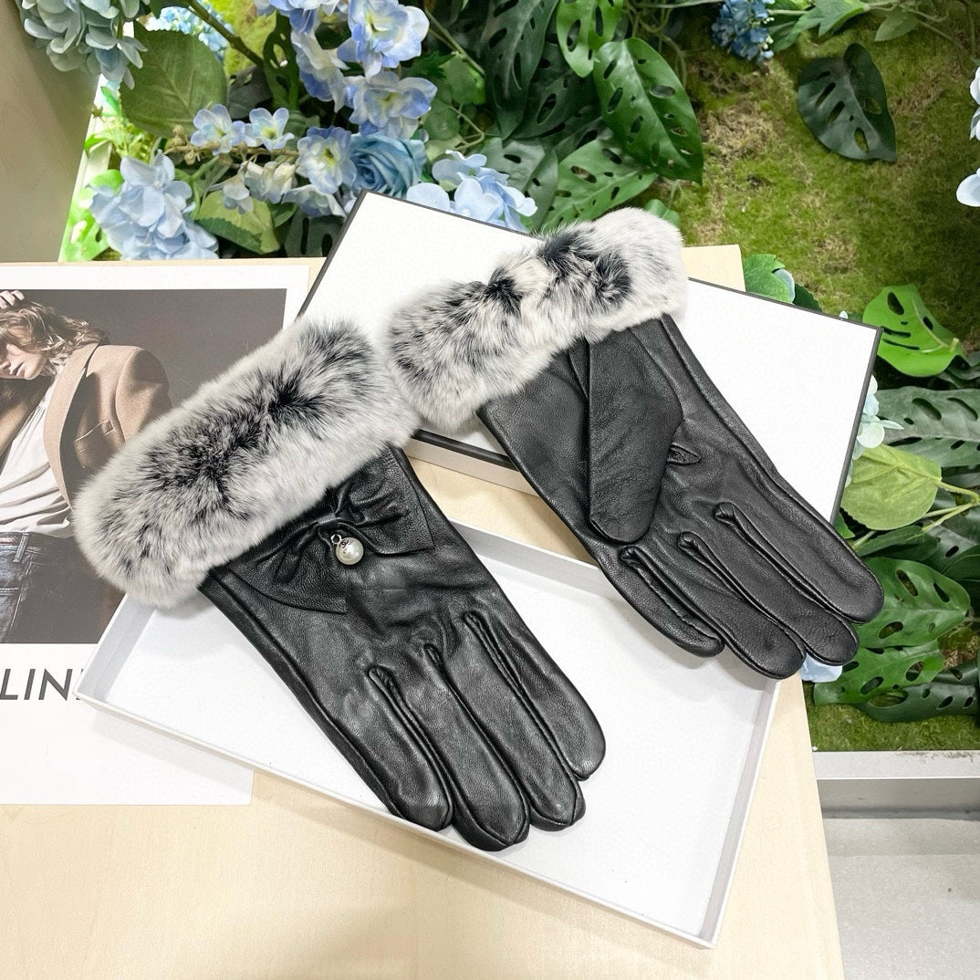 GLOVES IN BLACK LAMBSKIN WITH RABBIT FUR 465072 mysite