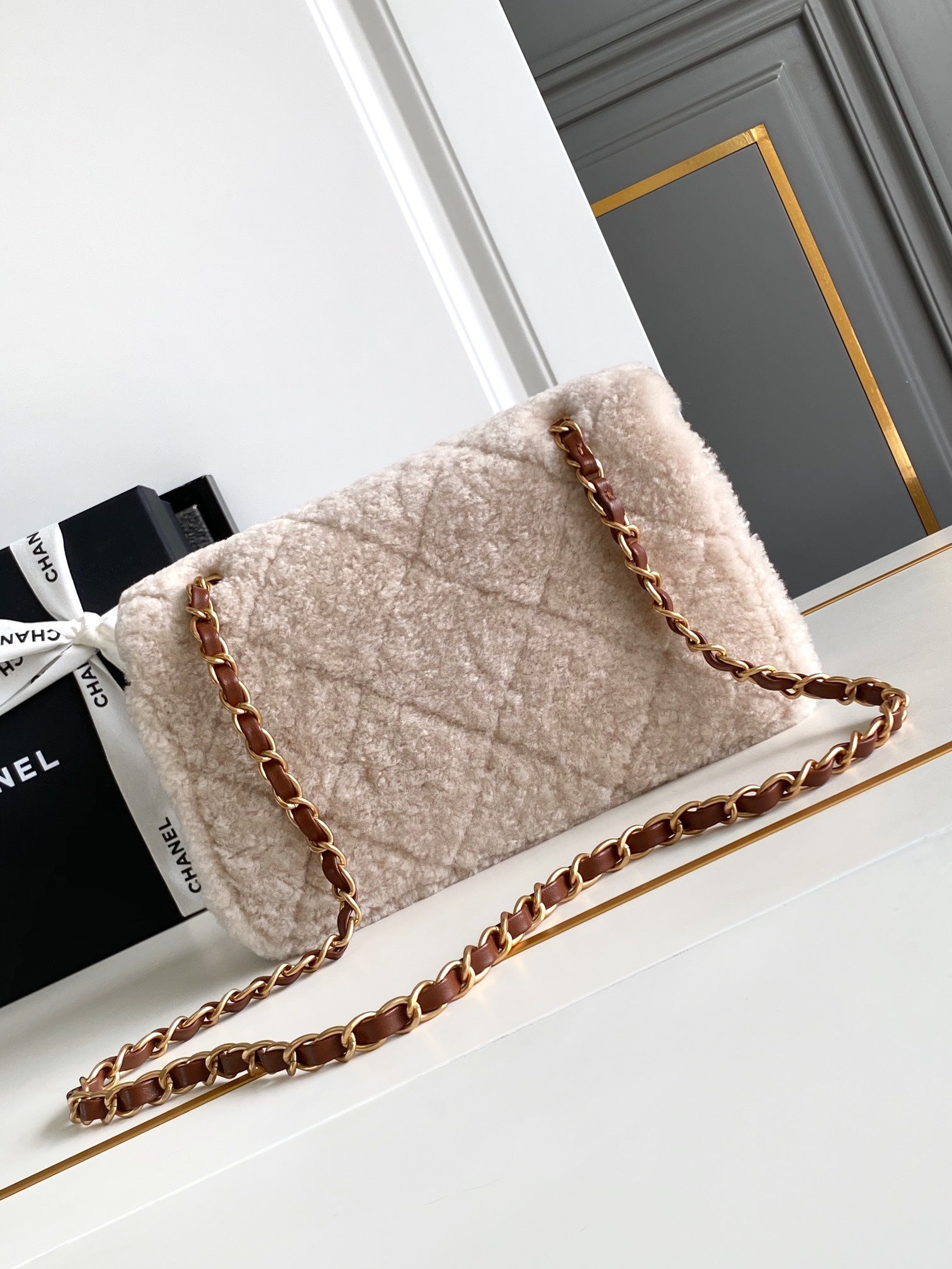 Flap Bag Small 23cm White Brown Sherling Lambskin Gold Hardware mysite