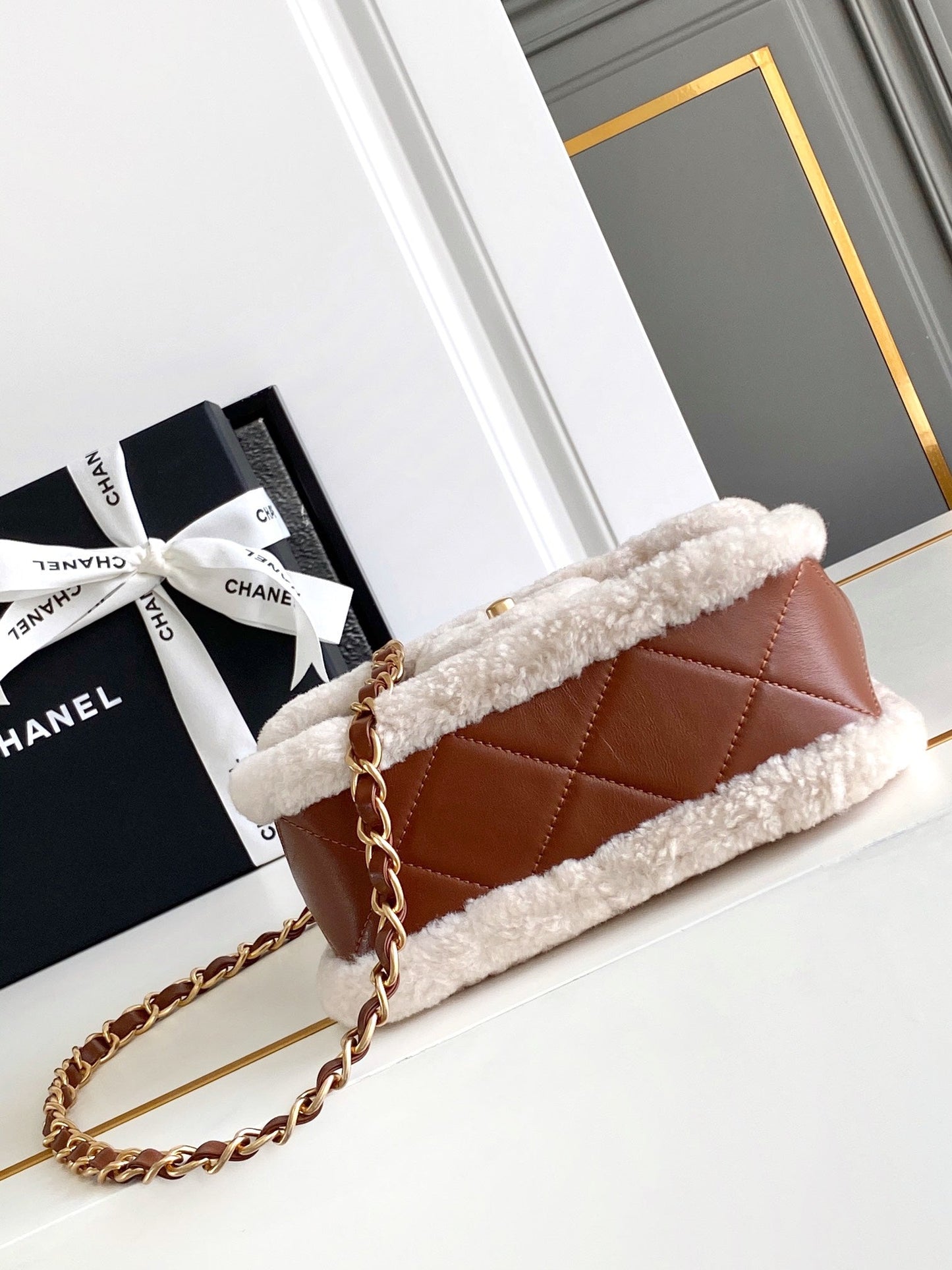 Flap Bag Mini 18cm White Brown Sherling Lambskin Gold Hardware mysite