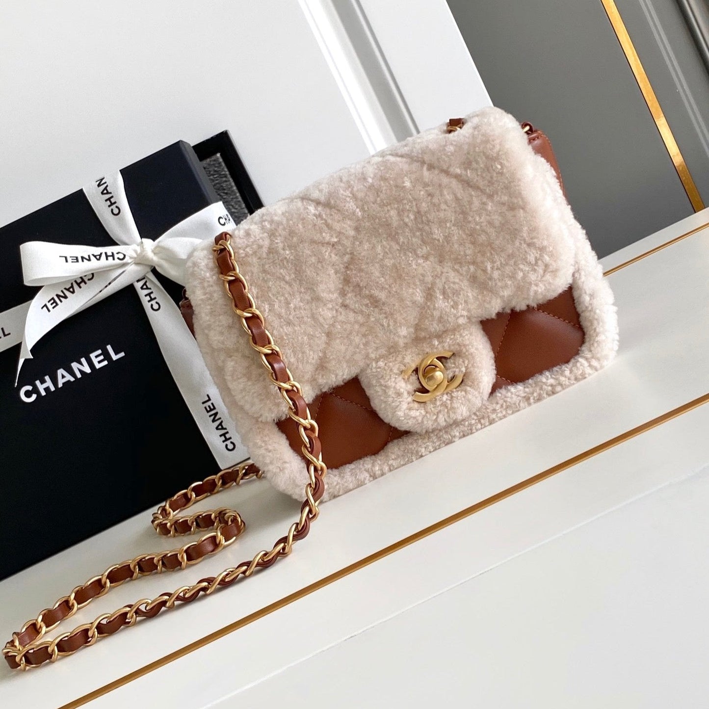 Flap Bag Mini 18cm White Brown Sherling Lambskin Gold Hardware mysite