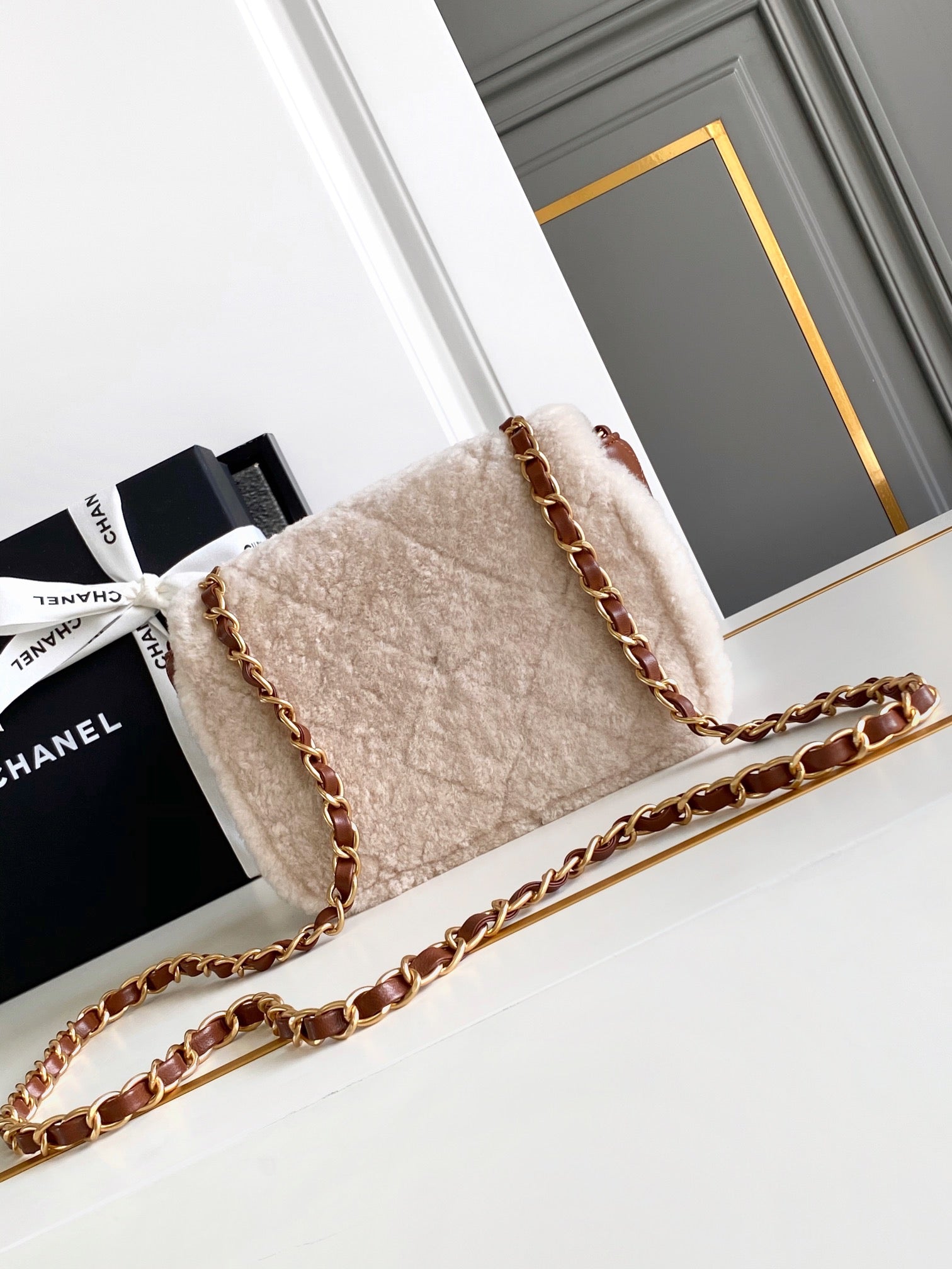 Flap Bag Mini 18cm White Brown Sherling Lambskin Gold Hardware mysite