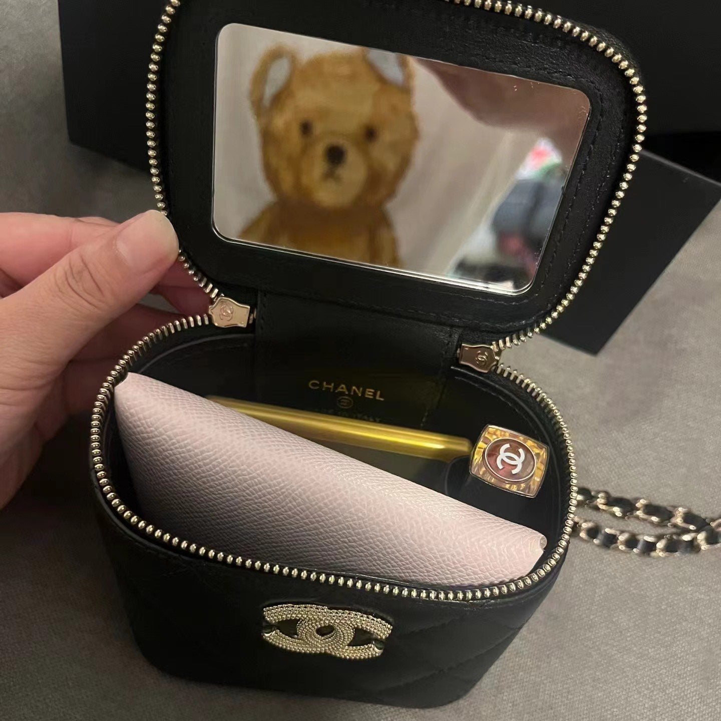 SMALL VANITY CASE 11 IN BLACK CALFSKIN GOLD HARDWARE mysite
