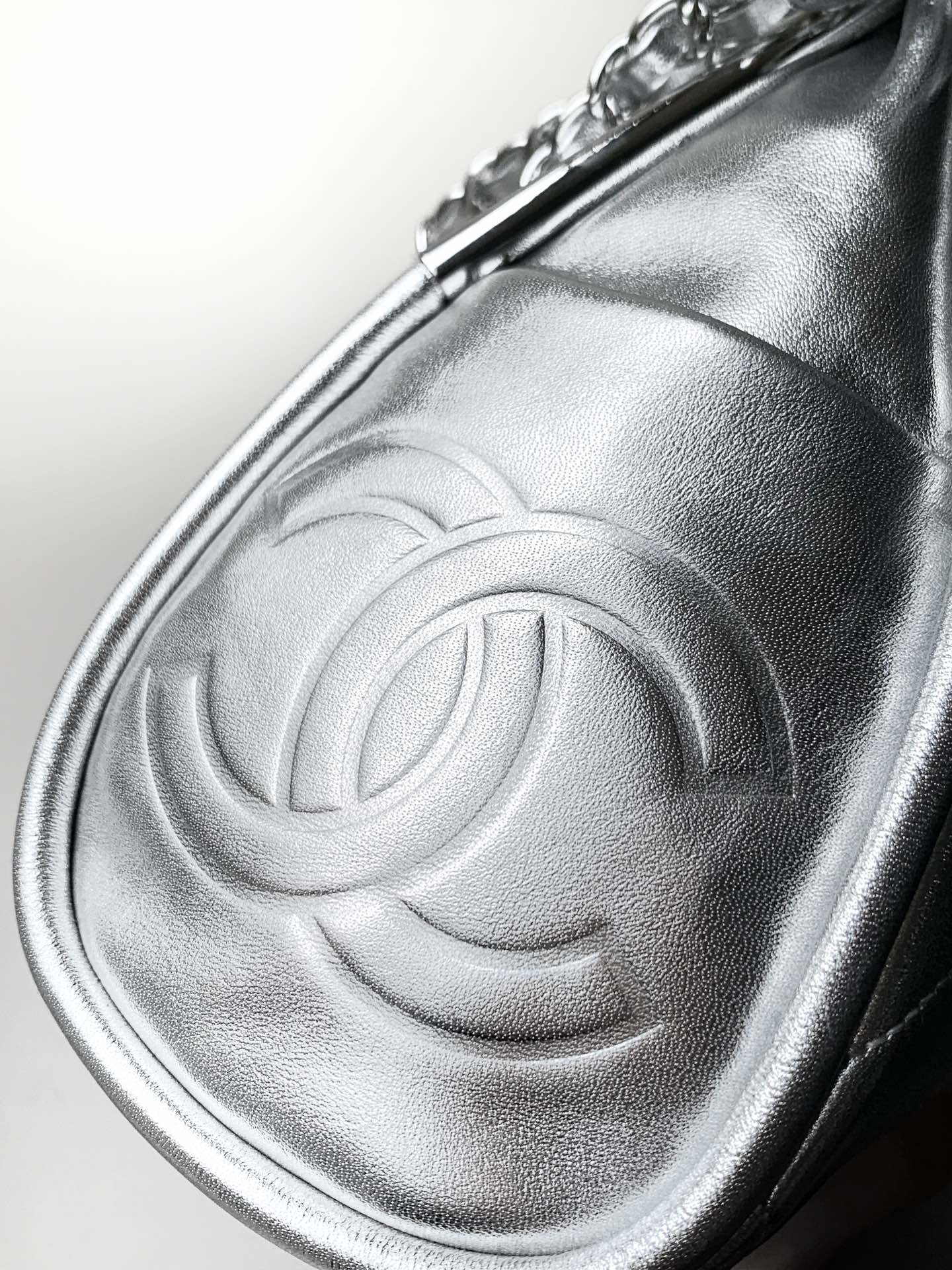 CC Vintage Hobo Bag 30cm Silver Metalic Lambskin Silver Hardware mysite
