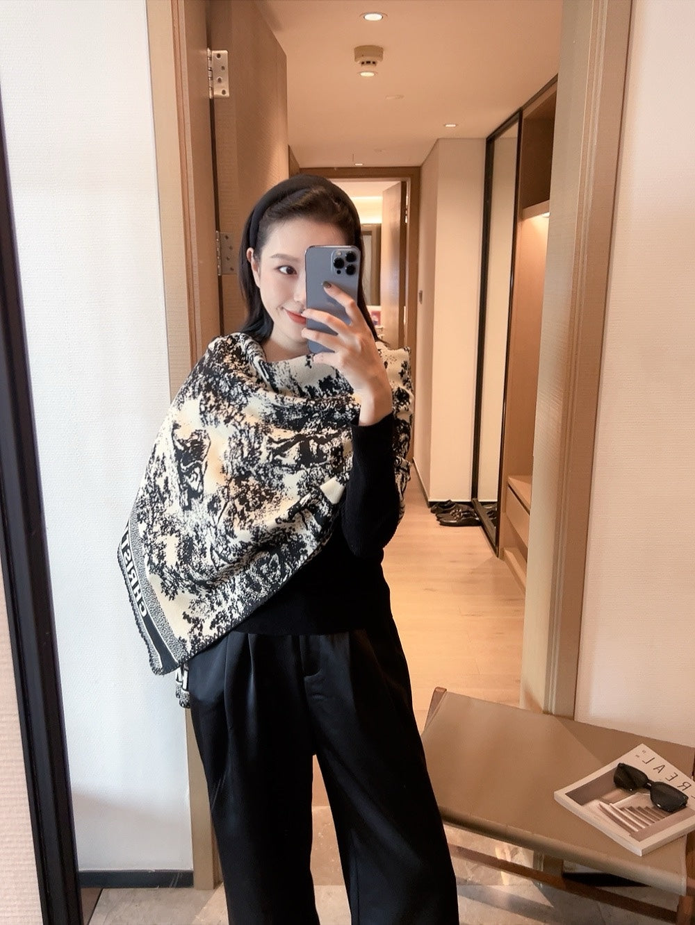 TRIANGLE EDGE SCARF 190 CM IN BLACK MIX WHITE WOOL AND CASHMERE 418535 mysite