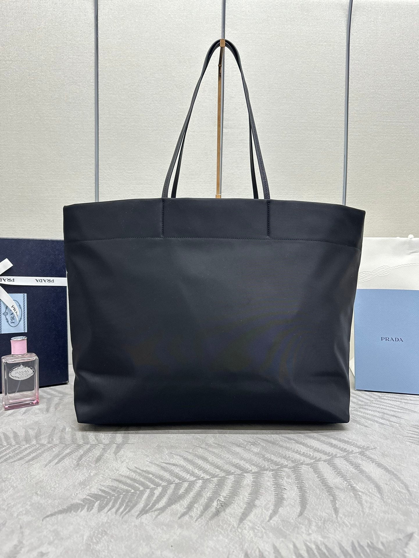 MEDIUM SHOPPING BAG 40 IN BLACK RE-NYLON FABRIC mysite