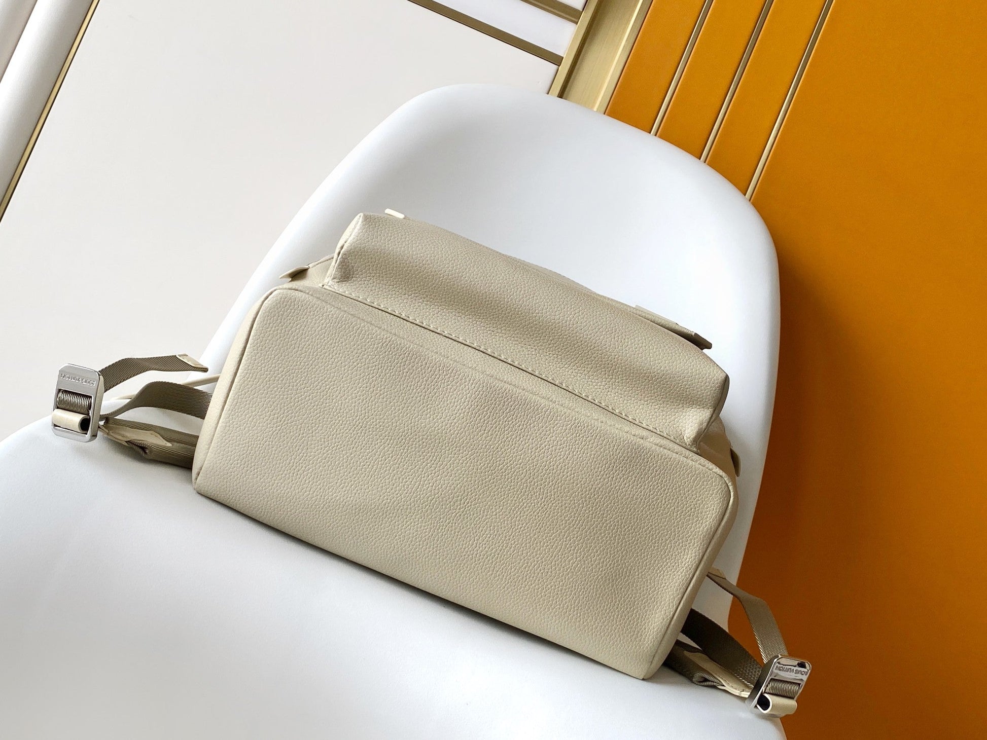 LV M22503 Takeoff Backpack Light Khaki Aerogram Cowhide mysite