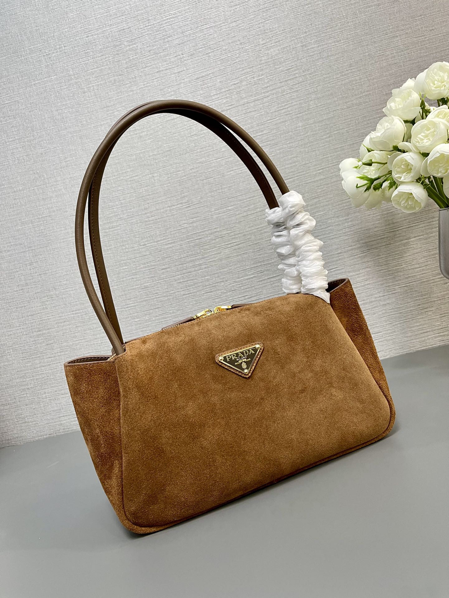 SHOULDER BAG 28 IN TAWNY BROWN SUEDE GOLD LOGO mysite