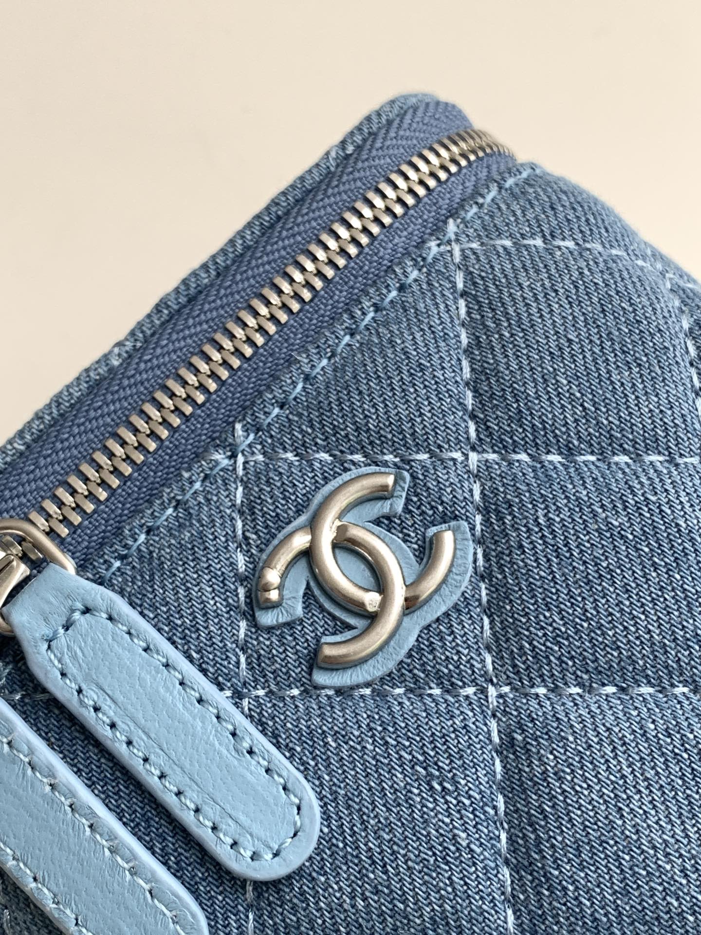 CC 24K Vanity 11cm Blue Denim Silver Hardware mysite