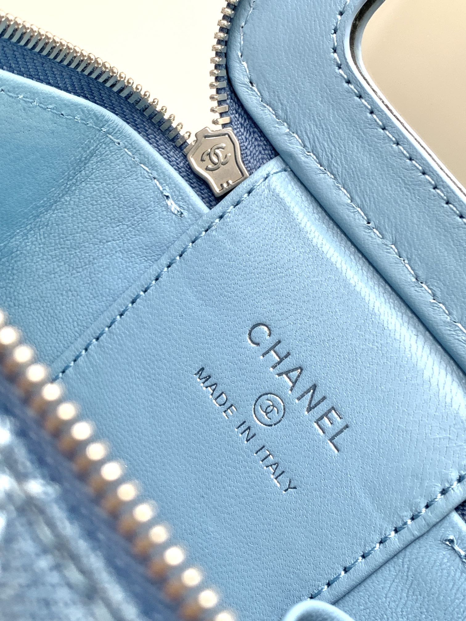 CC 24K Vanity 11cm Blue Denim Silver Hardware mysite