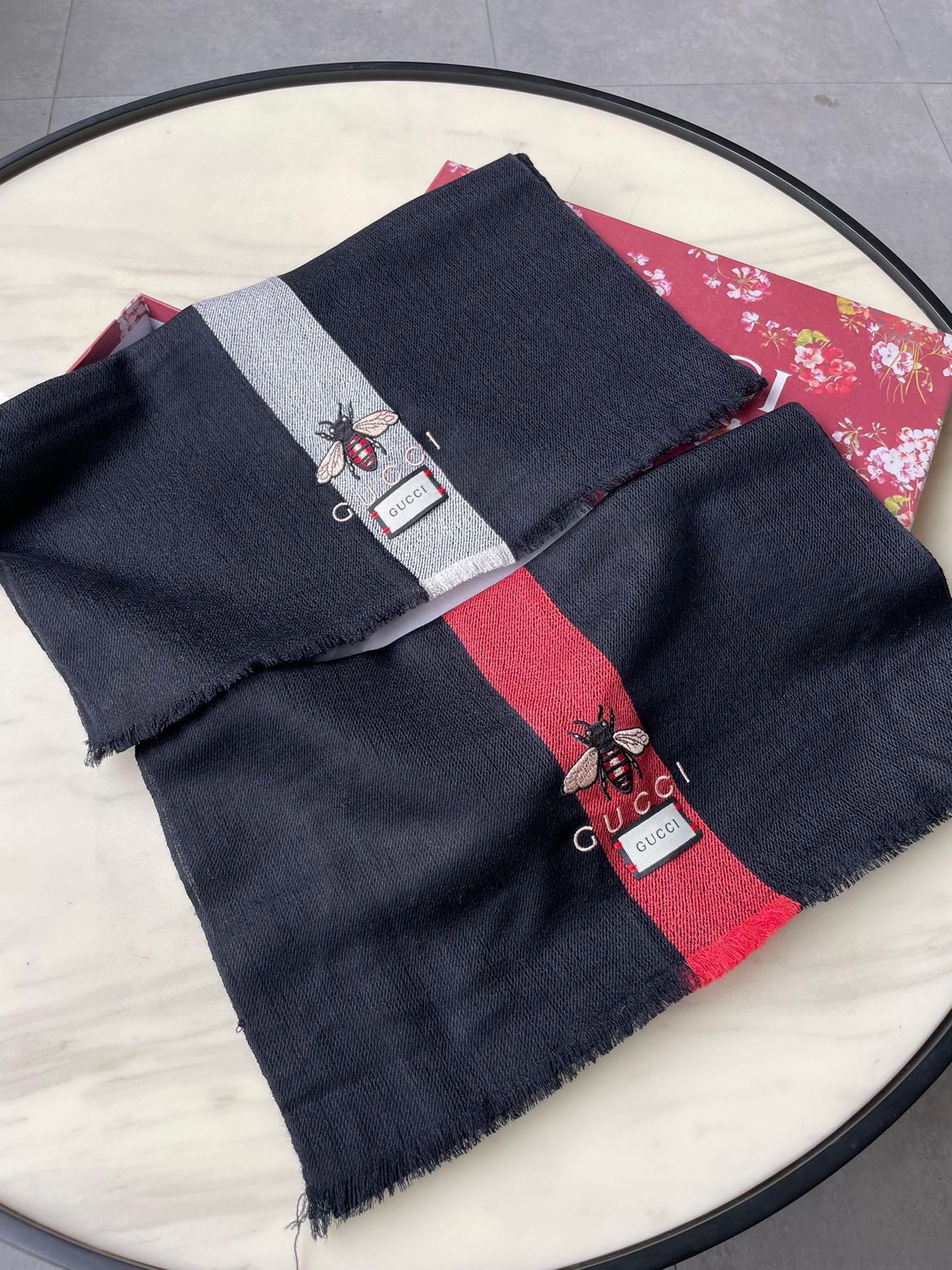 SCARF 200 CM IN BLACK MIX LIGHT GRAY CASHMERE WITH EMBROIDERED BEE 407515 mysite