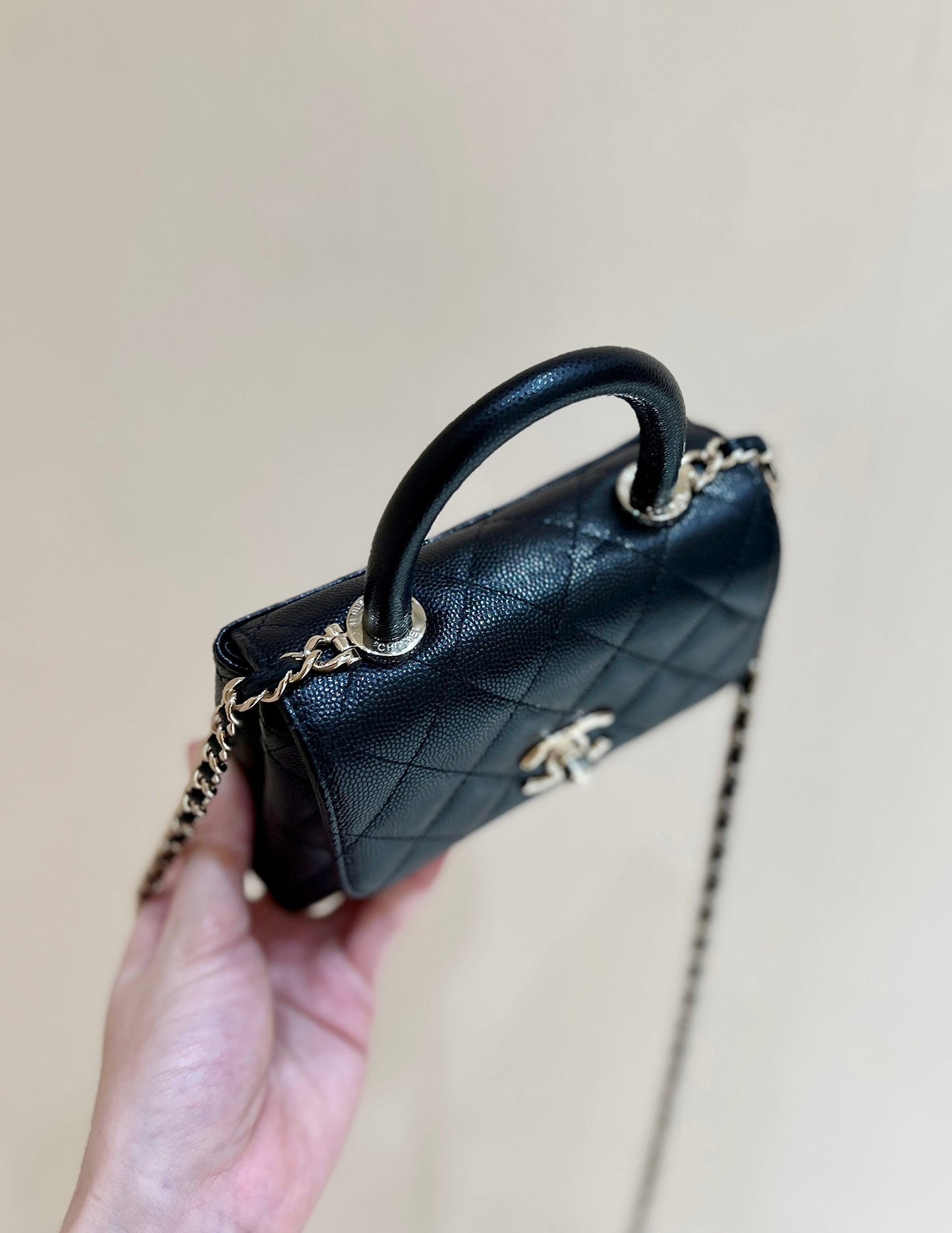 CC 24K Coco Hanle Nano 18cm Black Grained Calfskin Gold Hardware mysite
