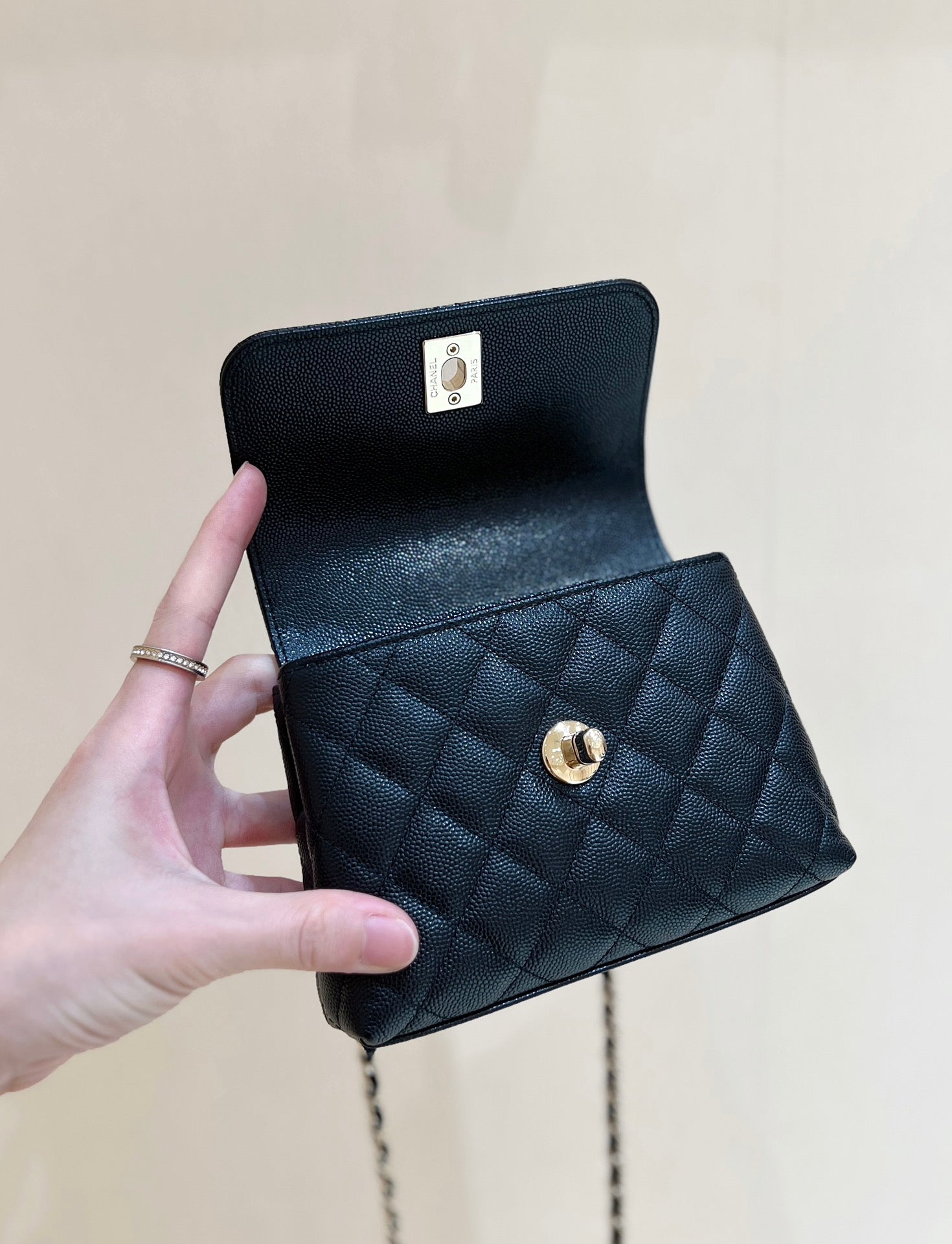 CC 24K Coco Hanle Nano 18cm Black Grained Calfskin Gold Hardware mysite