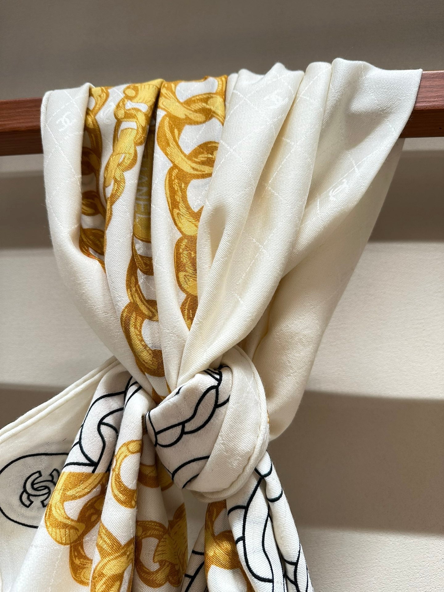 SQUARE SCARF 140 CM IN WHITE MIX GOLD SILK 403988 mysite