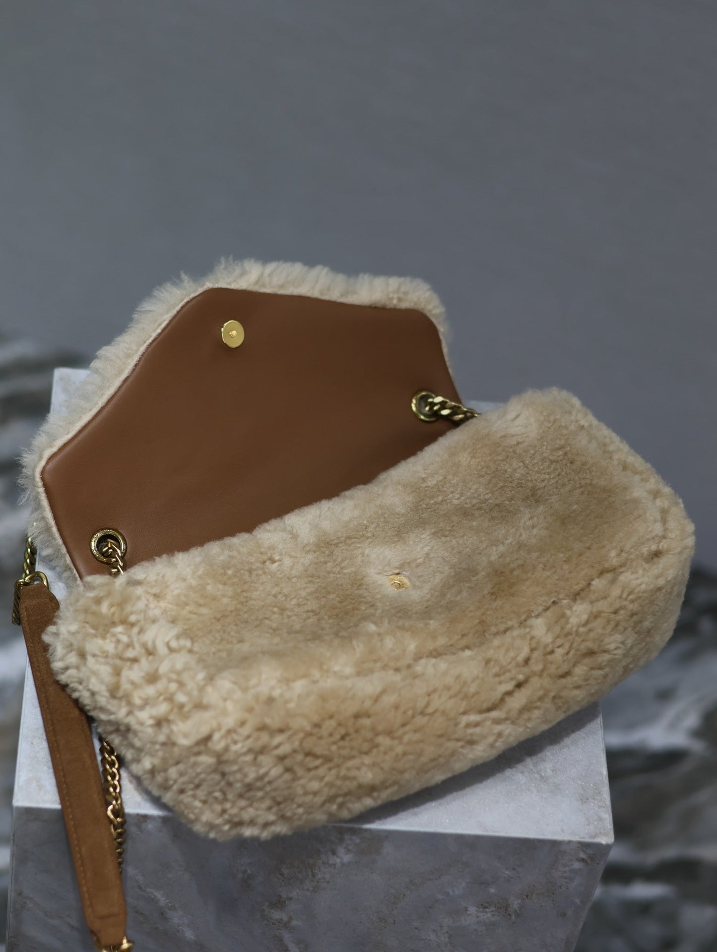 CALYPSO BAG 26 IN BEIGE SHEARLING WITH BROWN SUEDE HANDLE mysite