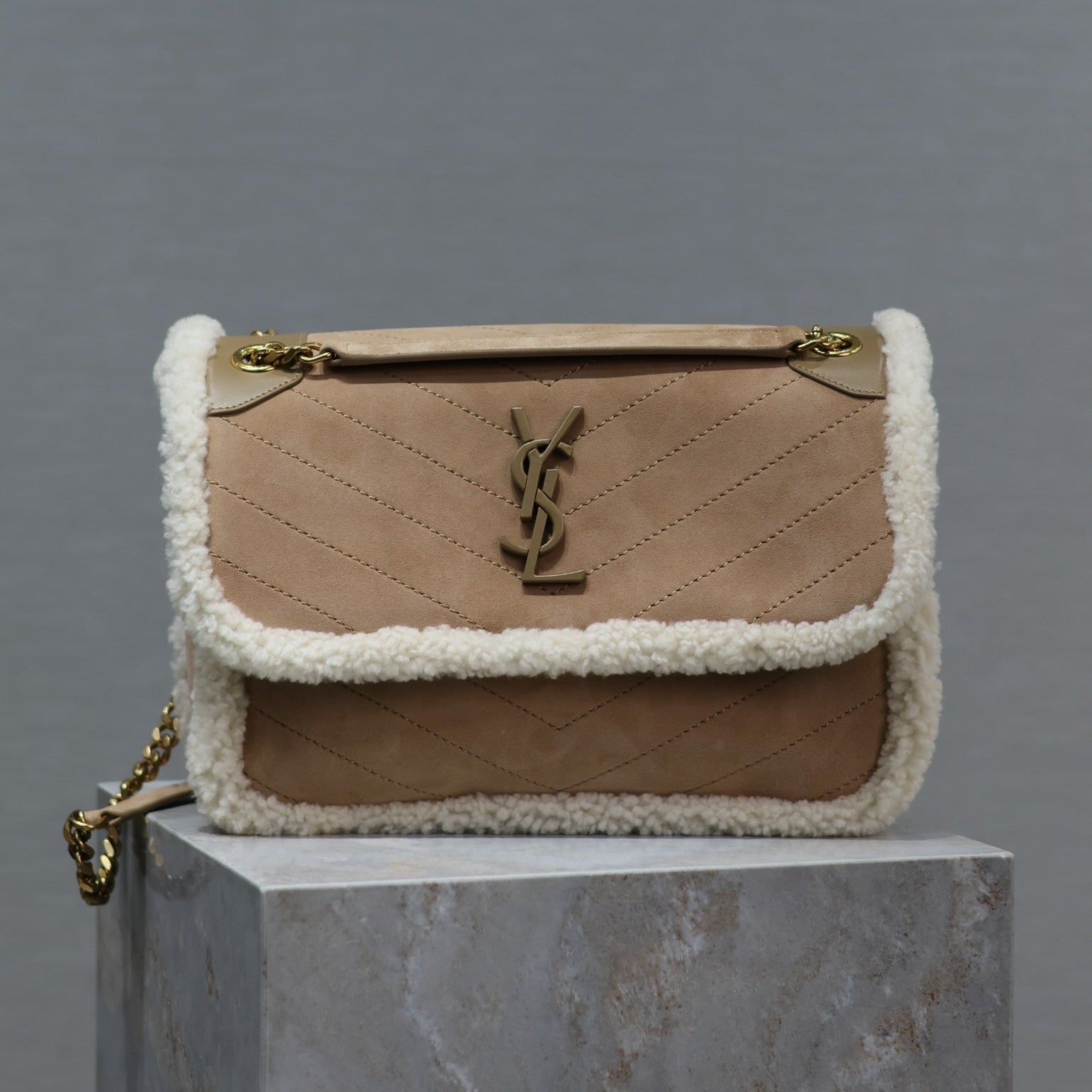 NIKI MEDIUM 28 IN CAMEL SUEDE AND WHITE SHEARLING mysite