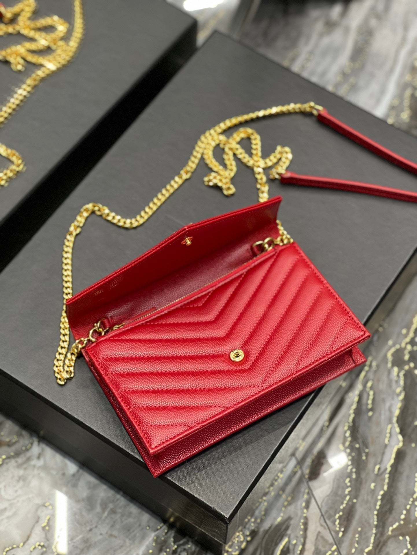 YL WOC 19 RED CHEVERON CAVIAR GOLD HARDWARE mysite