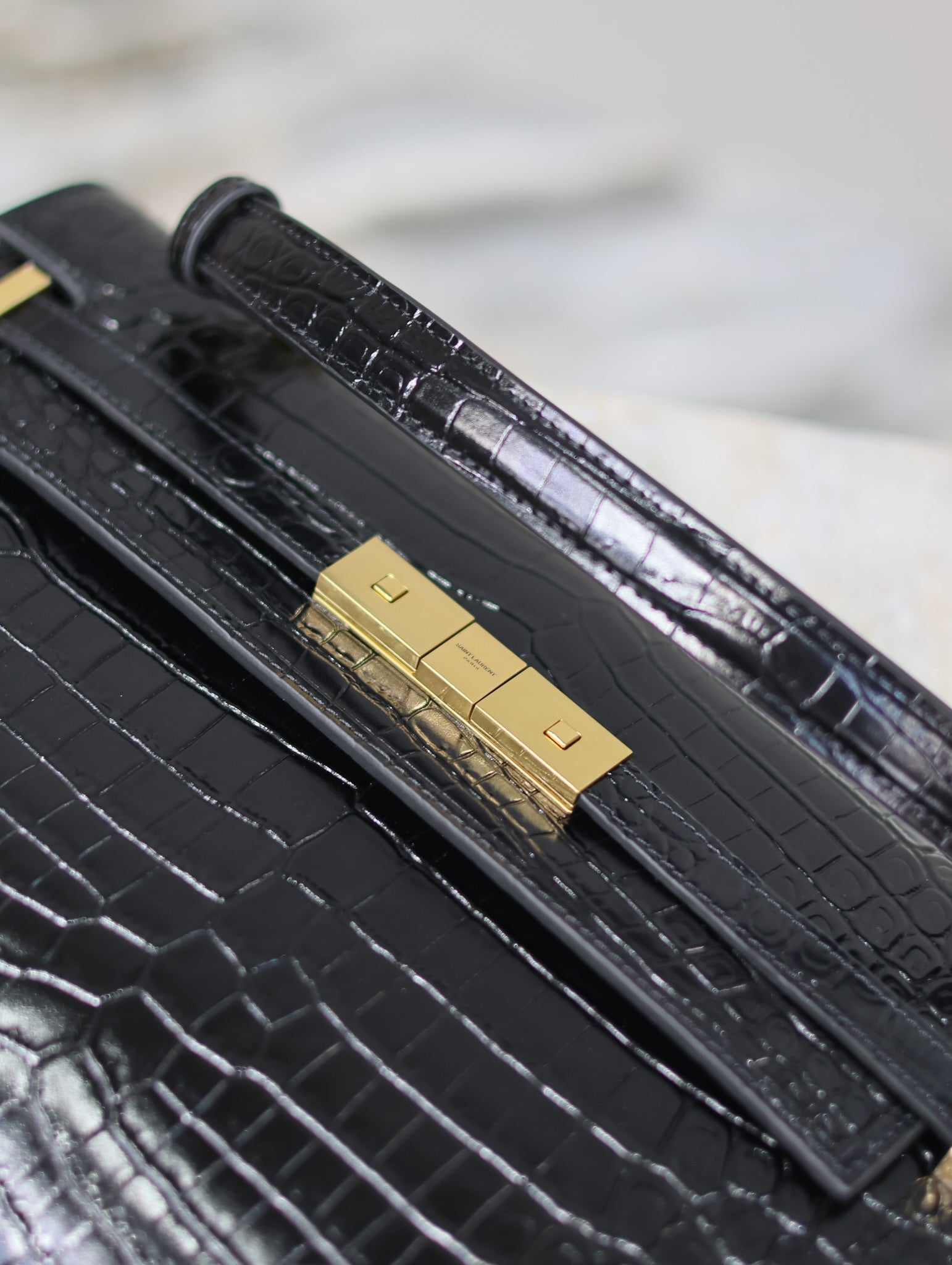 MANHATTAN HANDBAG 32 IN BLACK CROCODILE-EMBOSSED CALFSKIN GOLD HARDWARE mysite