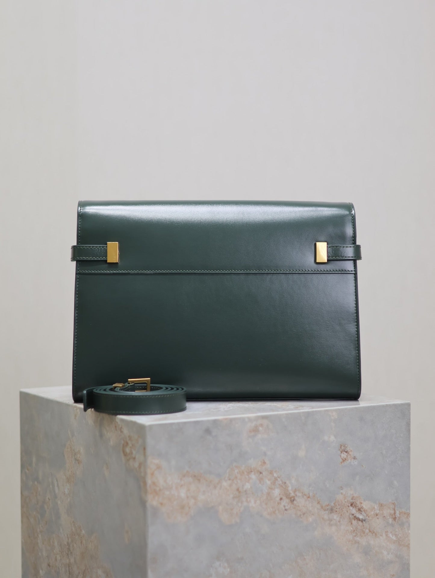 MANHATTAN MEDIUM 29 IN SACRAMENTO GREEN SMOOTH CALFSKIN GOLD BUCKLE mysite