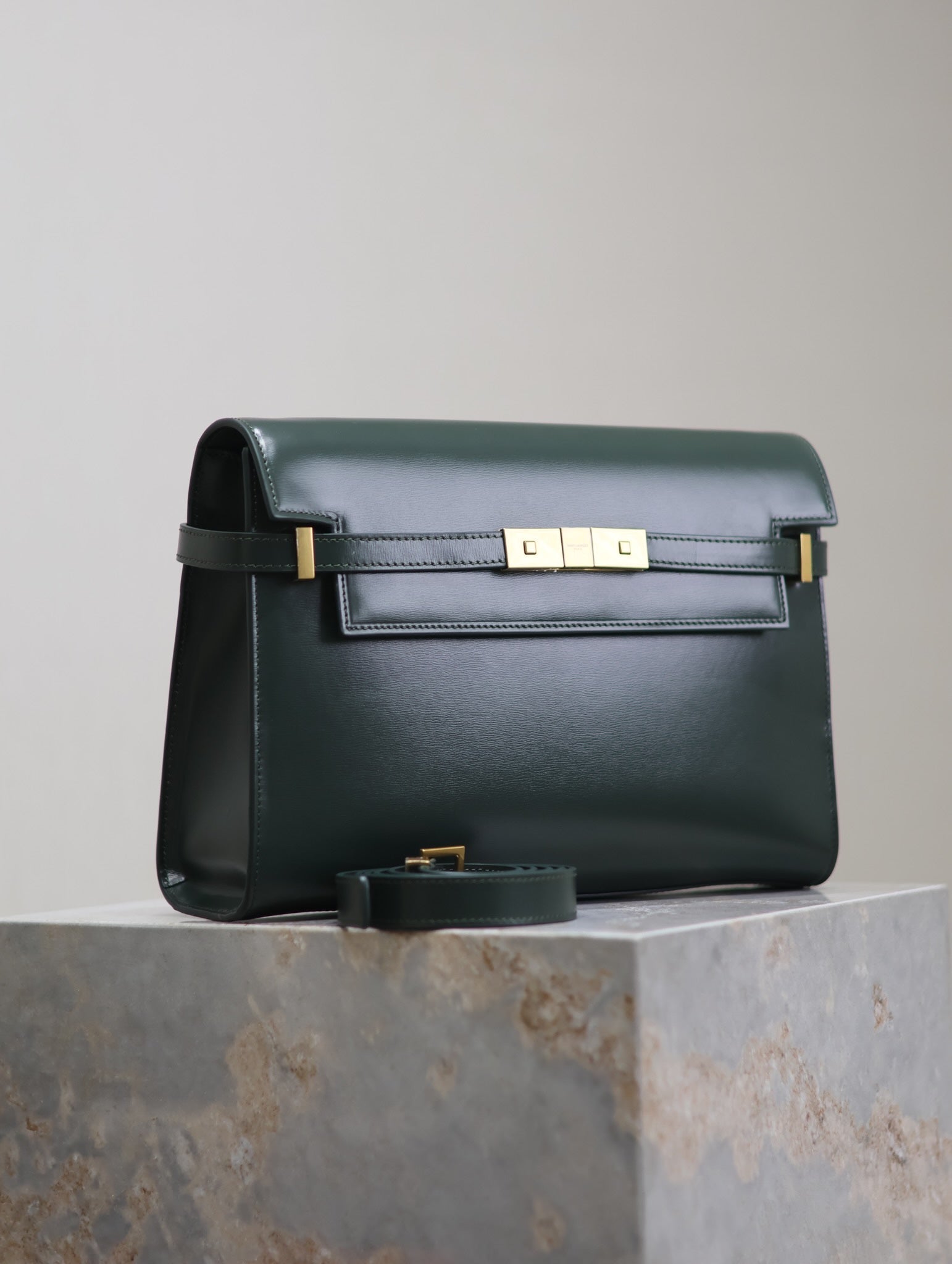 MANHATTAN MEDIUM 29 IN SACRAMENTO GREEN SMOOTH CALFSKIN GOLD BUCKLE mysite