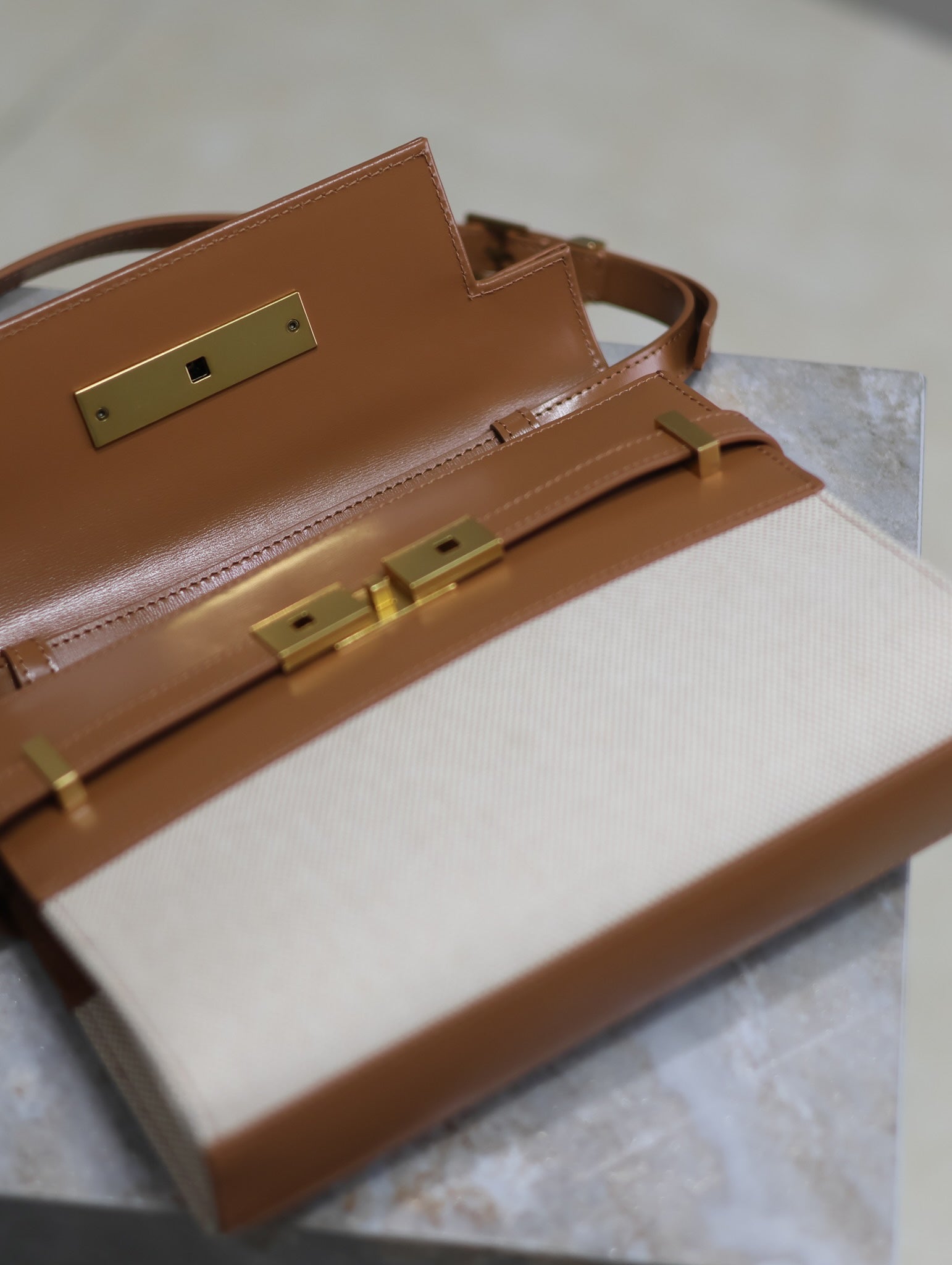 MANHATTAN SMALL 24 IN WHITE CANVAS AND BROWN CALFSKIN GOLD HARDWARE mysite