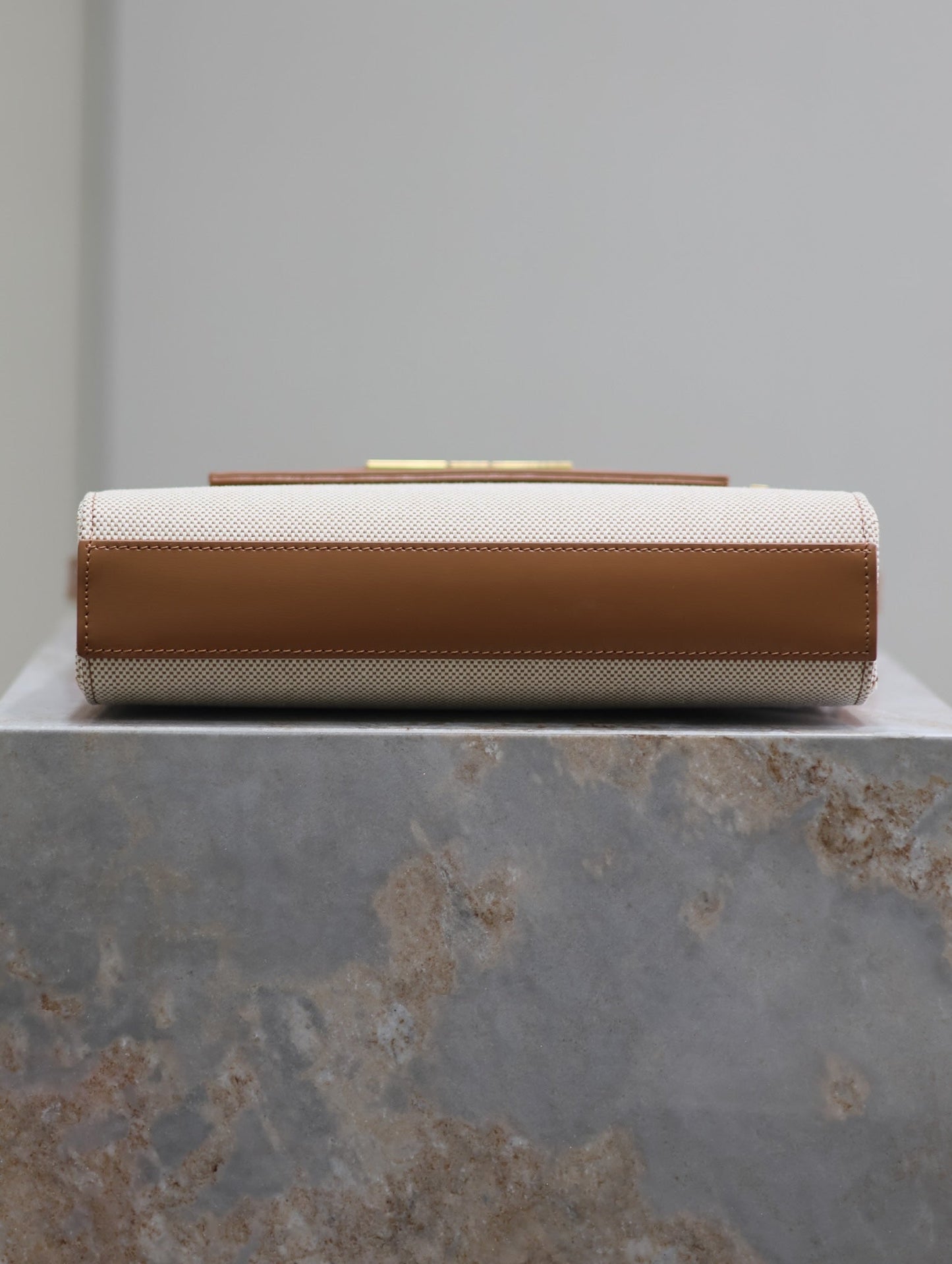 MANHATTAN SMALL 24 IN WHITE CANVAS AND BROWN CALFSKIN GOLD HARDWARE mysite