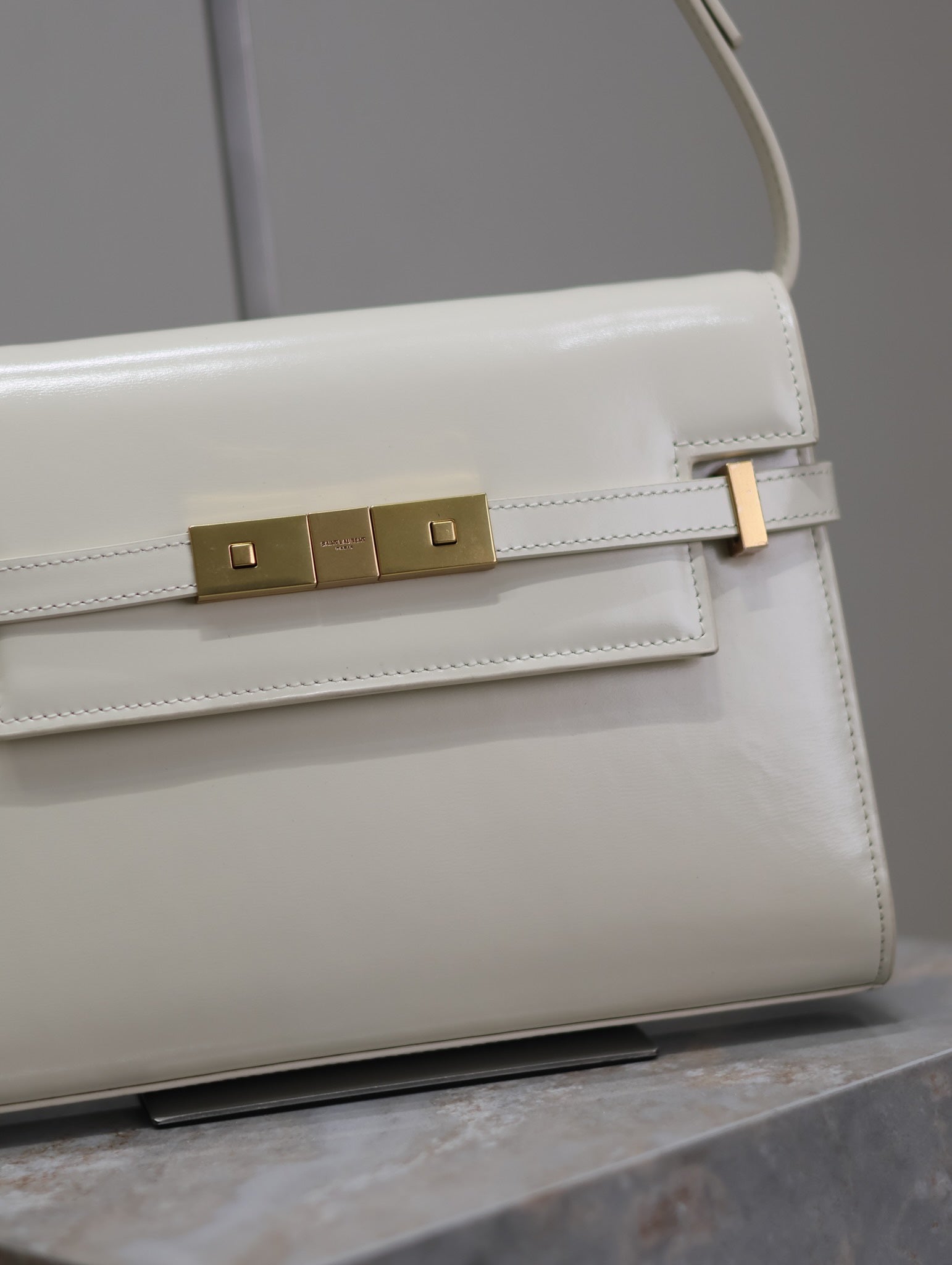 MANHATTAN SMALL 24 IN WHITE SMOOTH LAMBSKIN GOLD HARDWARE mysite