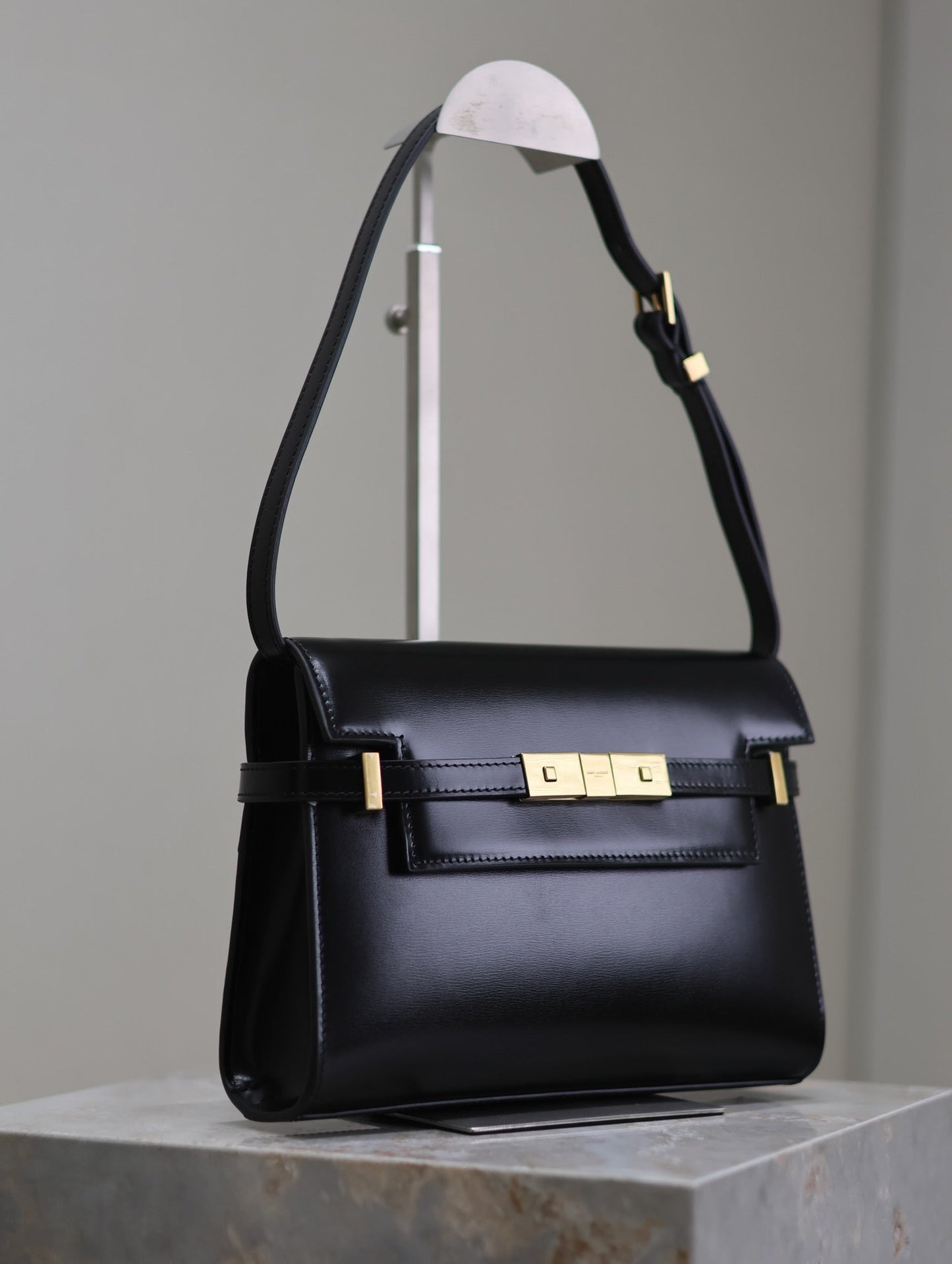 MANHATTAN SMALL 24 IN BLACK SMOOTH LAMBSKIN GOLD HARDWARE mysite