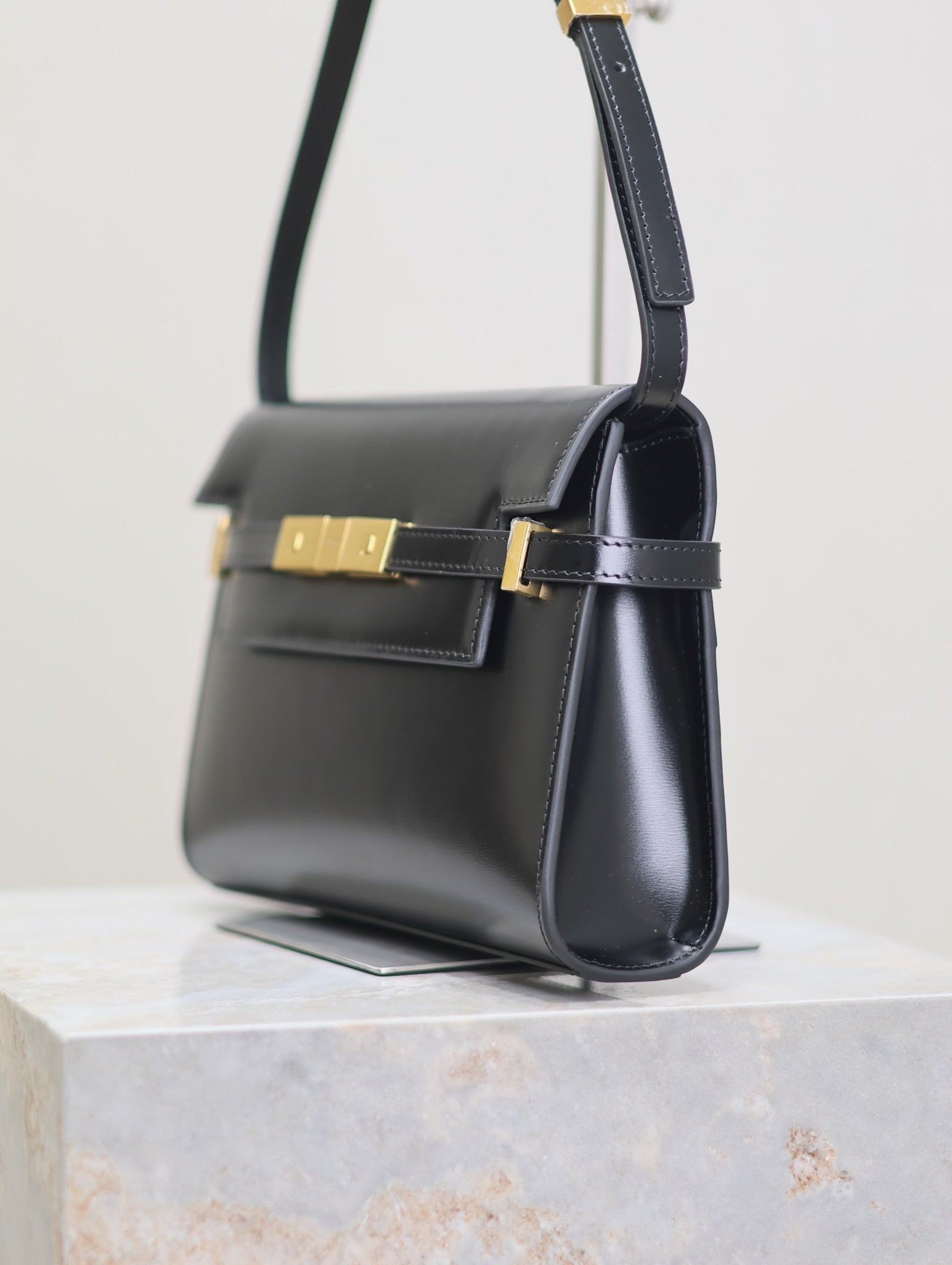 MANHATTAN SMALL 24 IN BLACK SMOOTH LAMBSKIN GOLD HARDWARE mysite