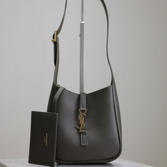 LE 5 À 7 MINI BAG 16 IN KHAKI GREEN LAMBSKIN mysite