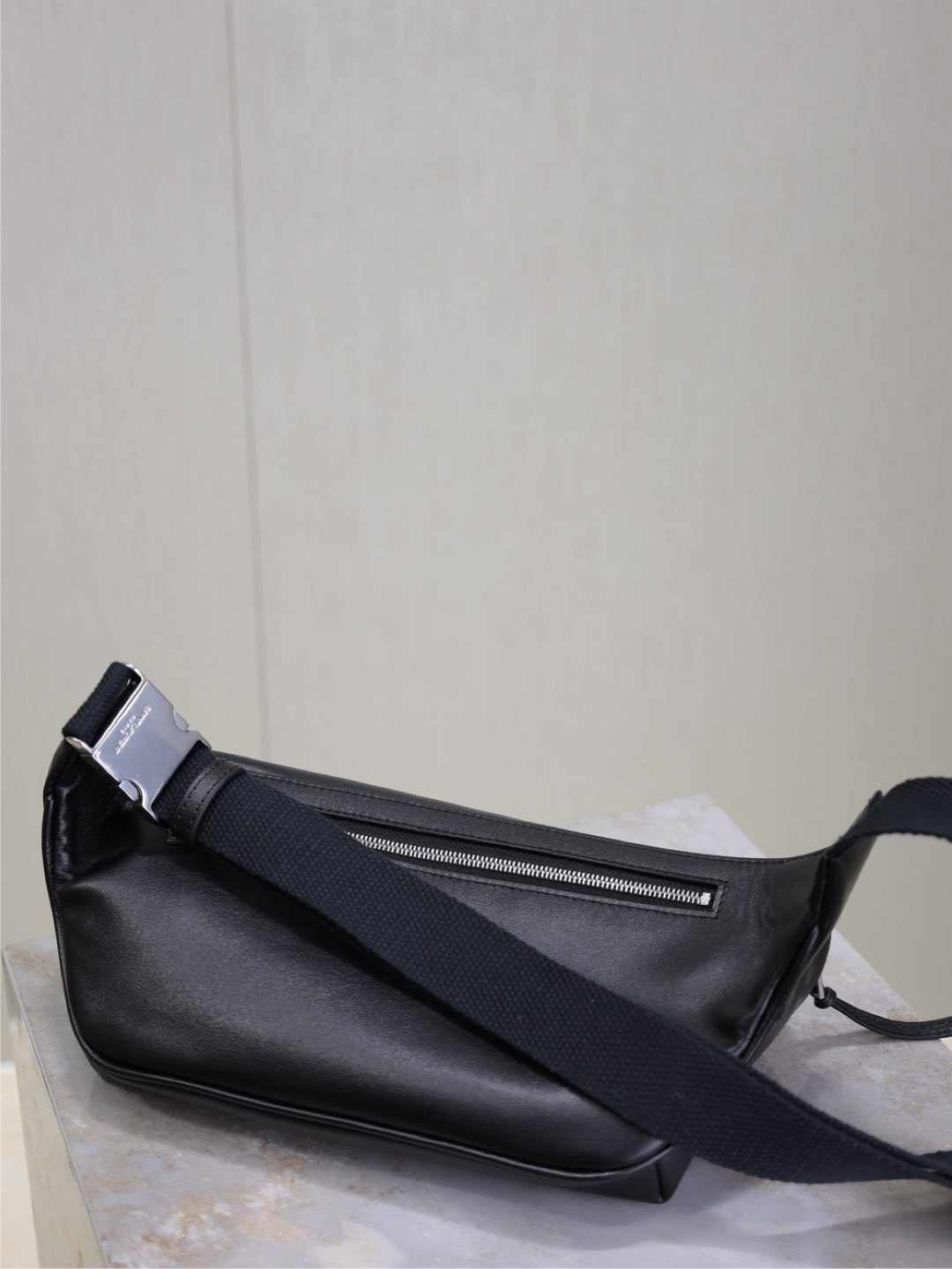 CLASSIC CROSSBODY BAG 26 IN BLACK LAMBSKIN mysite