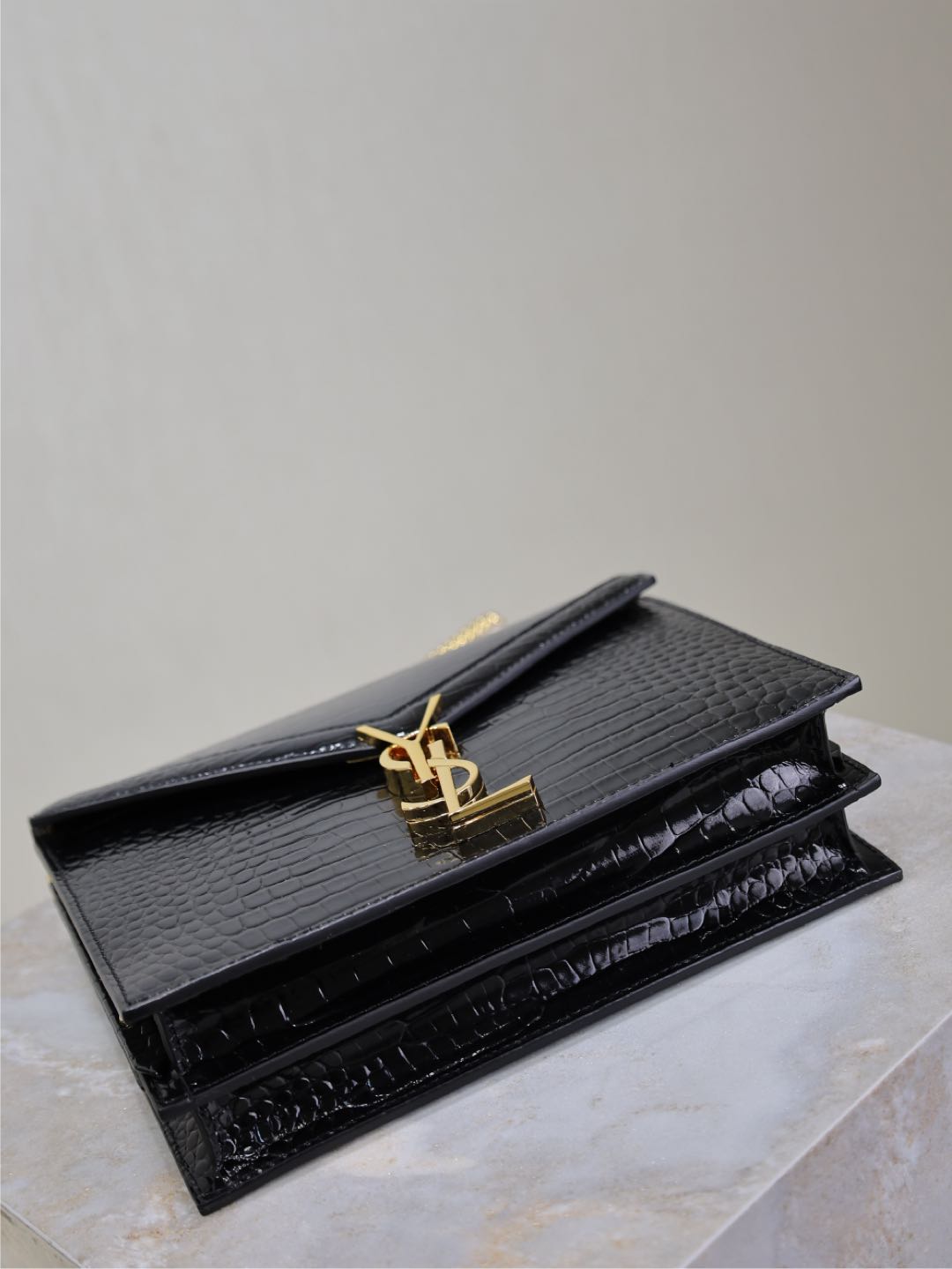 CASSANDRA CHAIN BAG 22 IN BLACK CROCODILE PATTERN CALFSKIN GOLD HARDWARE mysite
