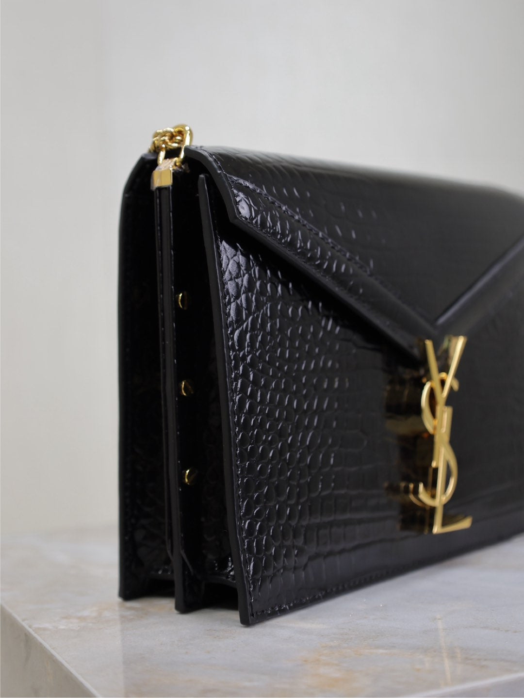 CASSANDRA CHAIN BAG 22 IN BLACK CROCODILE PATTERN CALFSKIN GOLD HARDWARE mysite