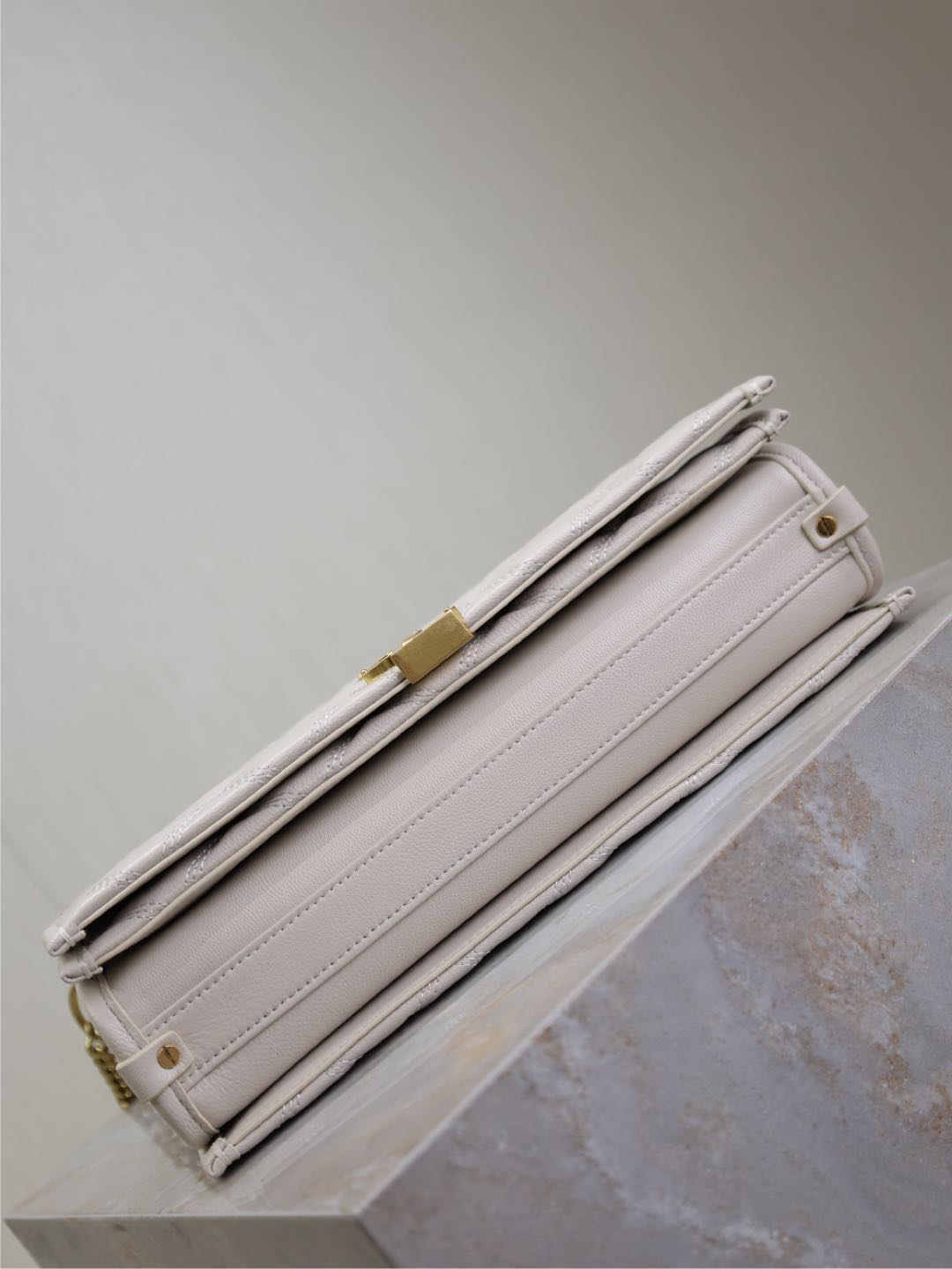 BECKY 26 IN WHITE QUILTED LAMBSKIN GOLD HARDWARE mysite