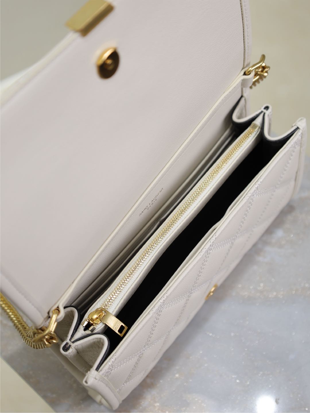 BECKY 22 IN WHITE QUILTED LAMBSKIN GOLD HARDWARE mysite