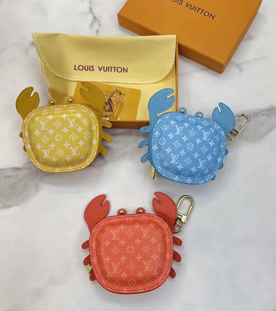 L- Designed Zippered Earphone Storage Pendants mysite