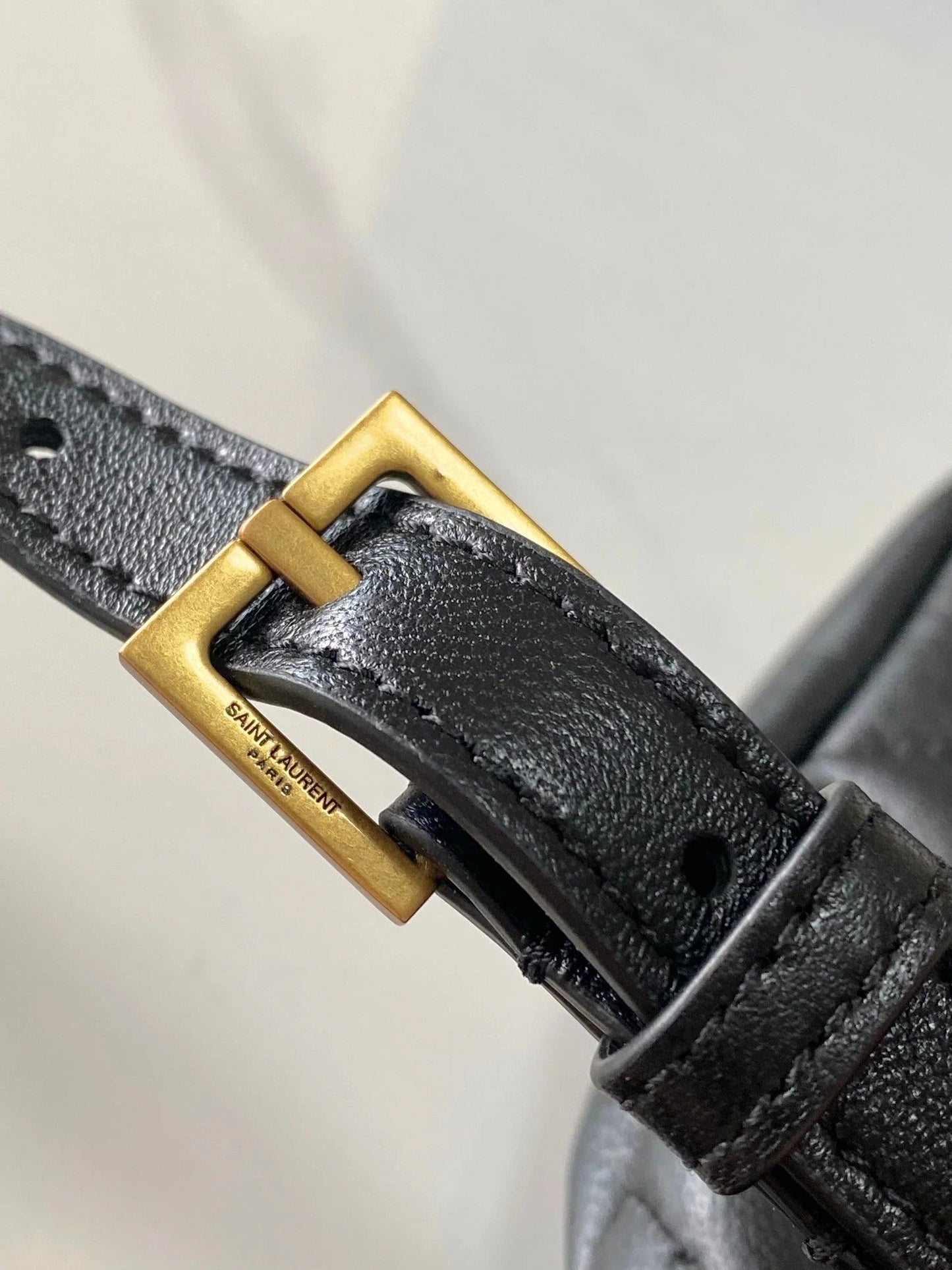 26 BLACK SHEEPSKIN WITH GOLD BUCKLE BAG mysite