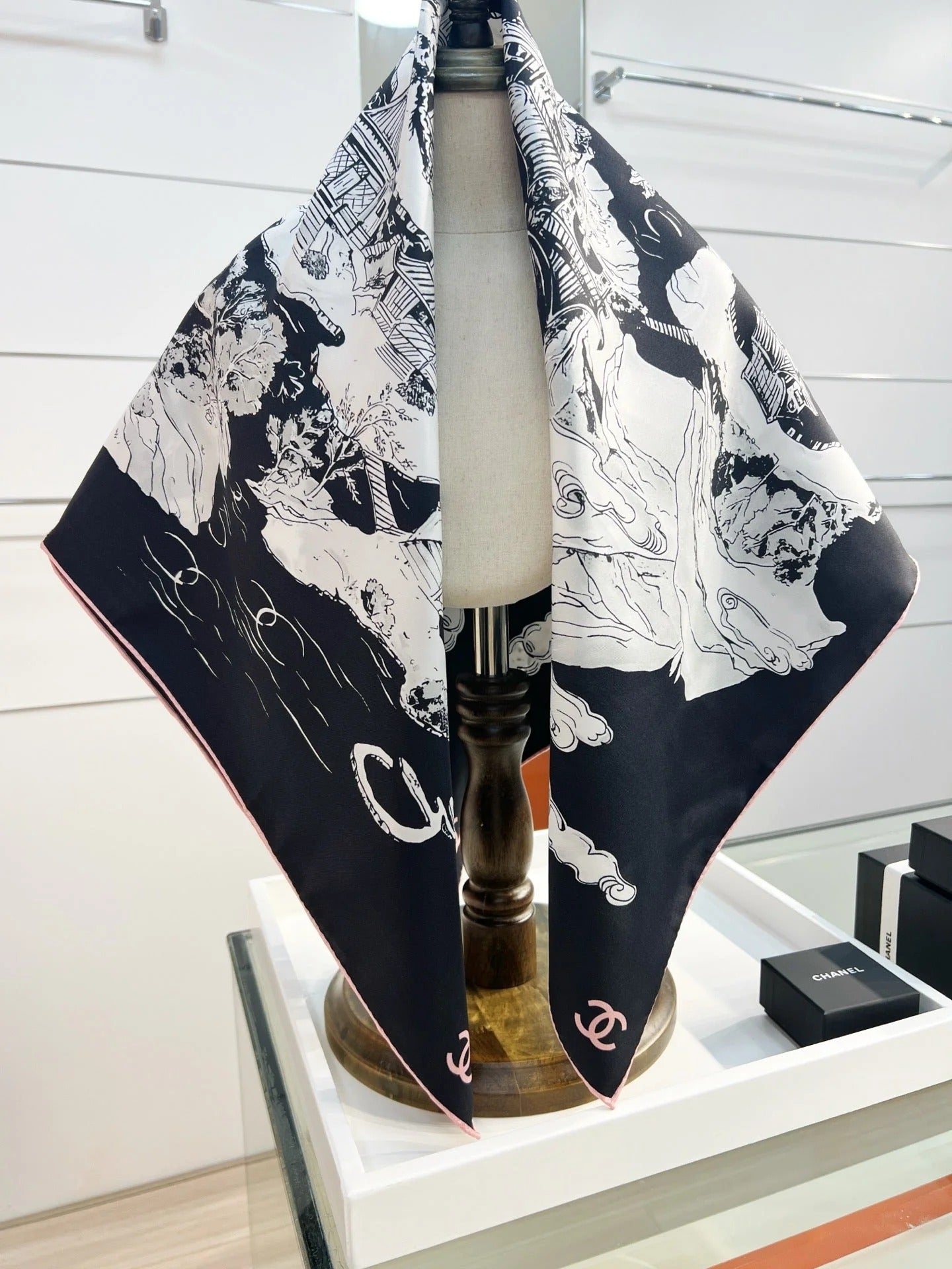 CHANEL 25S SCARF 90 IN SILK 735864 mysite