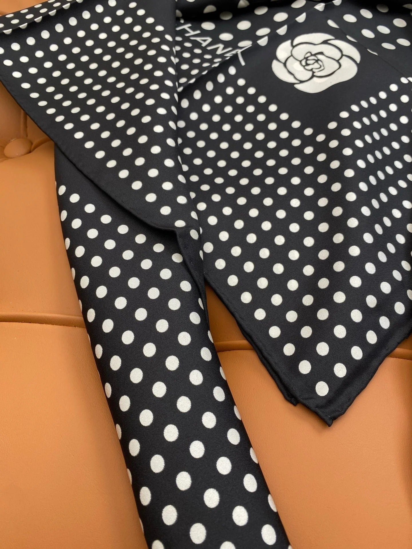 CHANEL 25S SCARF 90 IN SILK 703690 mysite